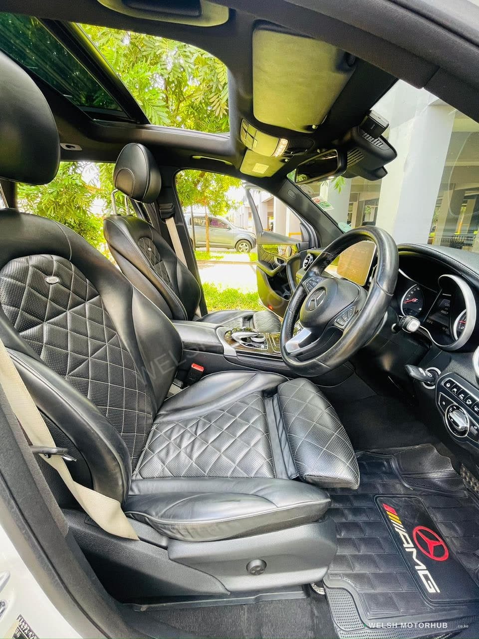 2017 Mercedes-Benz GLC 250 4MATIC AMG 2L Petrol SUV, photo 11