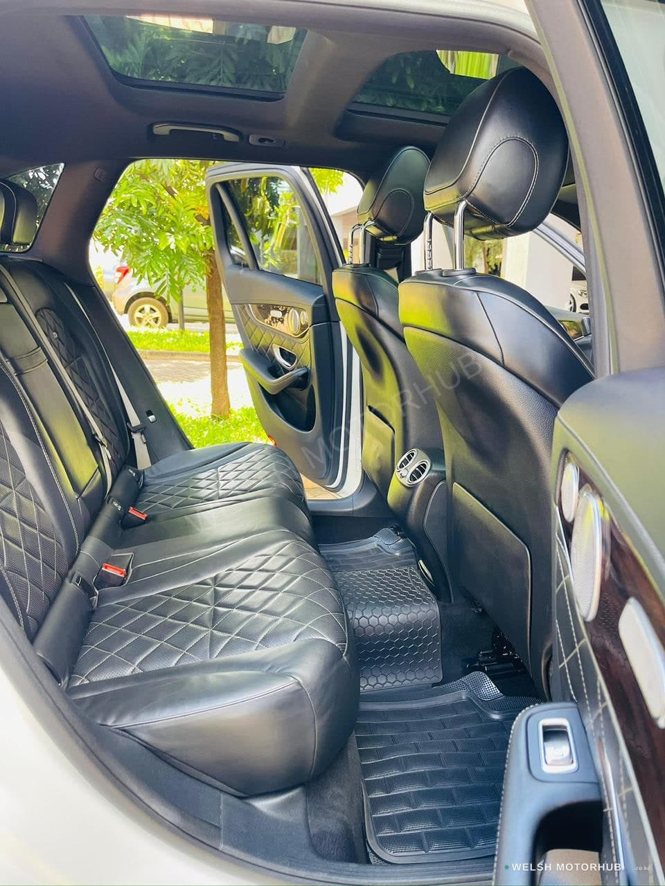 2017 Mercedes-Benz GLC 250 4MATIC AMG 2L Petrol SUV, photo 13