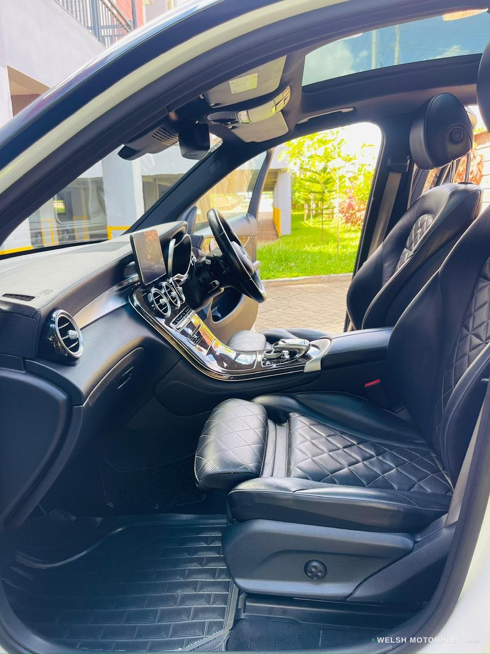 2017 Mercedes-Benz GLC 250 4MATIC AMG 2L Petrol SUV, photo 14