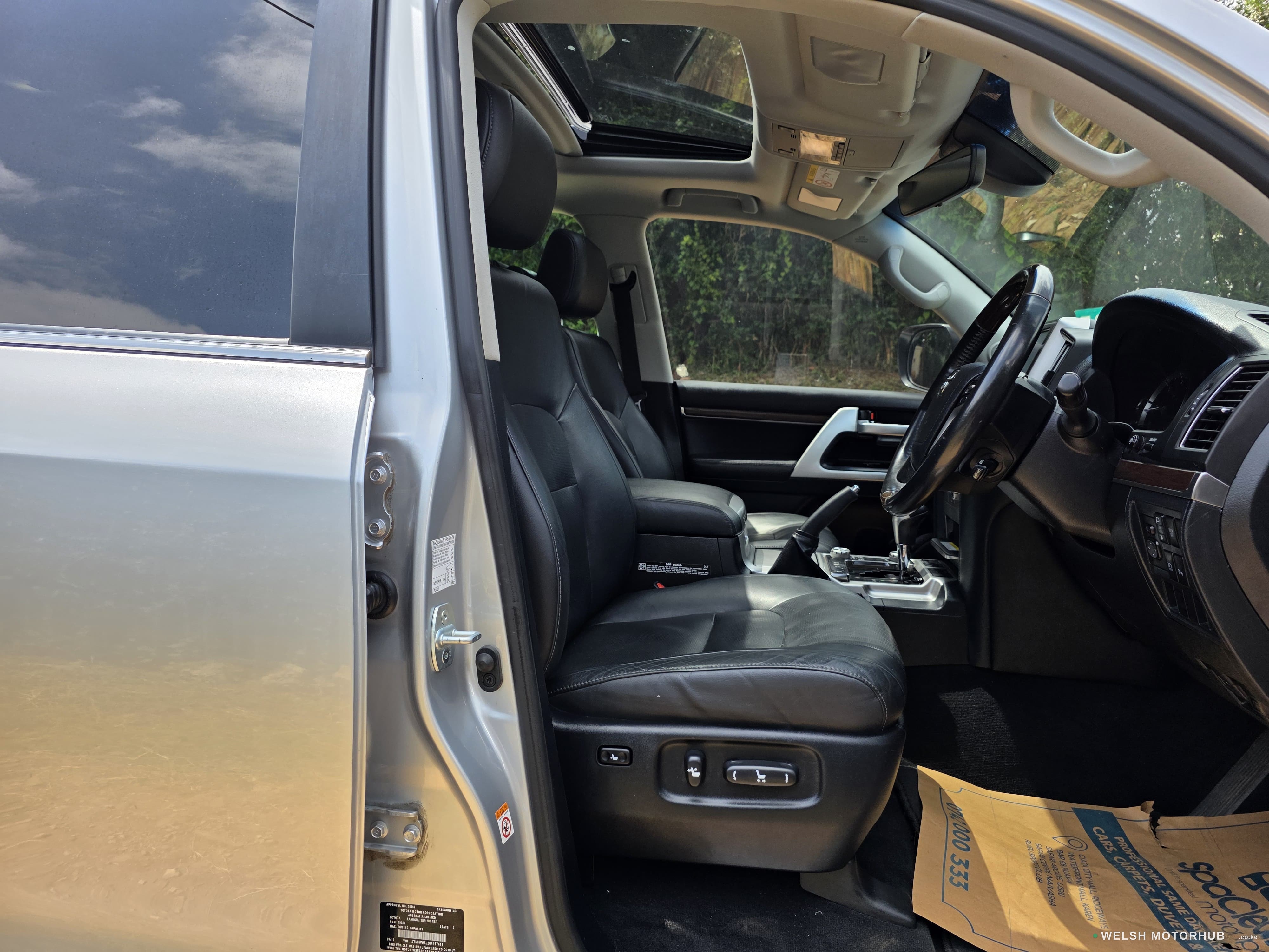 2019 Toyota Land Cruiser Sahara 4.5L Diesel SUV, photo 13