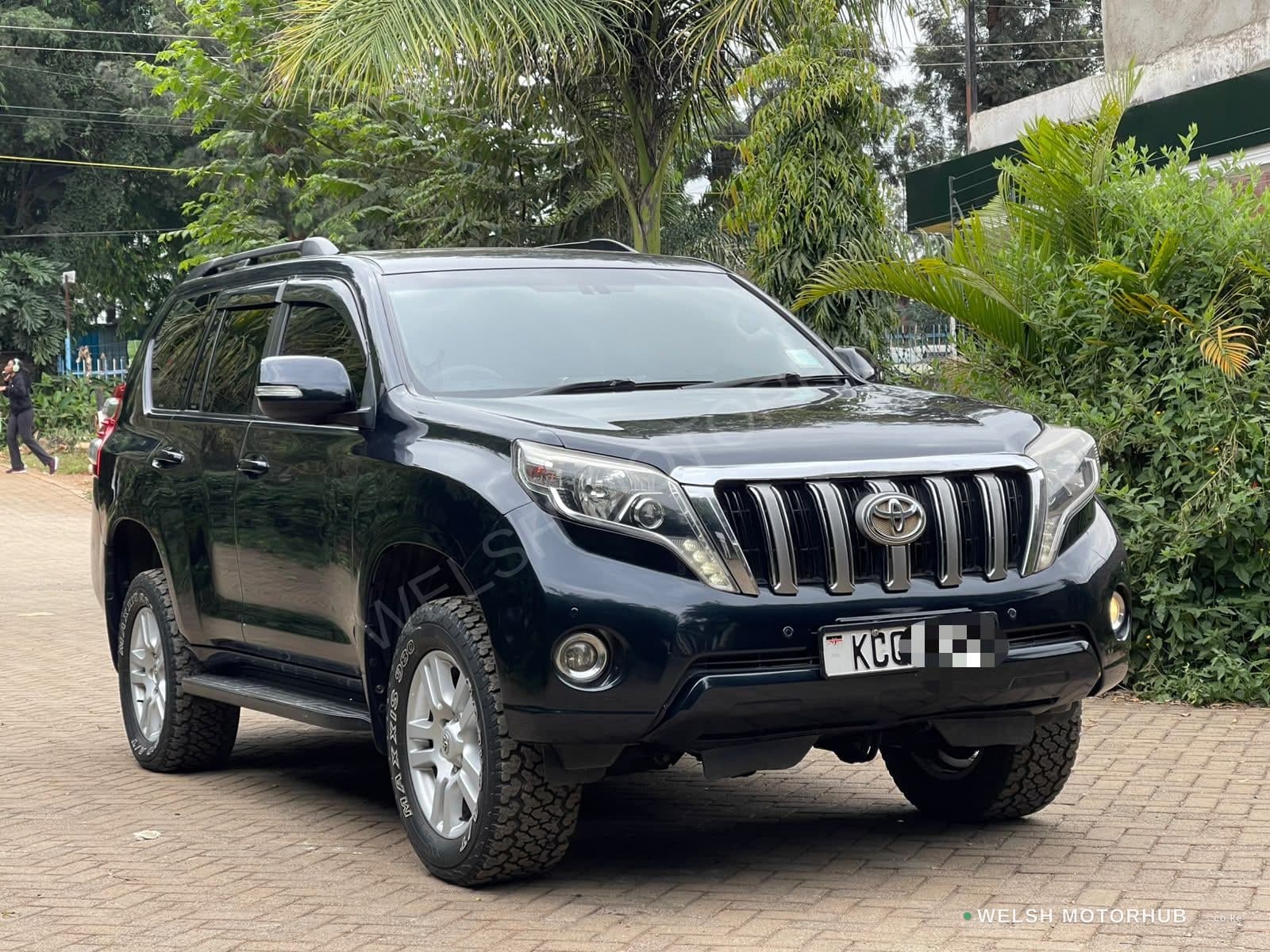 2011 Toyota Land Cruiser Prado VX 3L Petrol SUV, photo 2