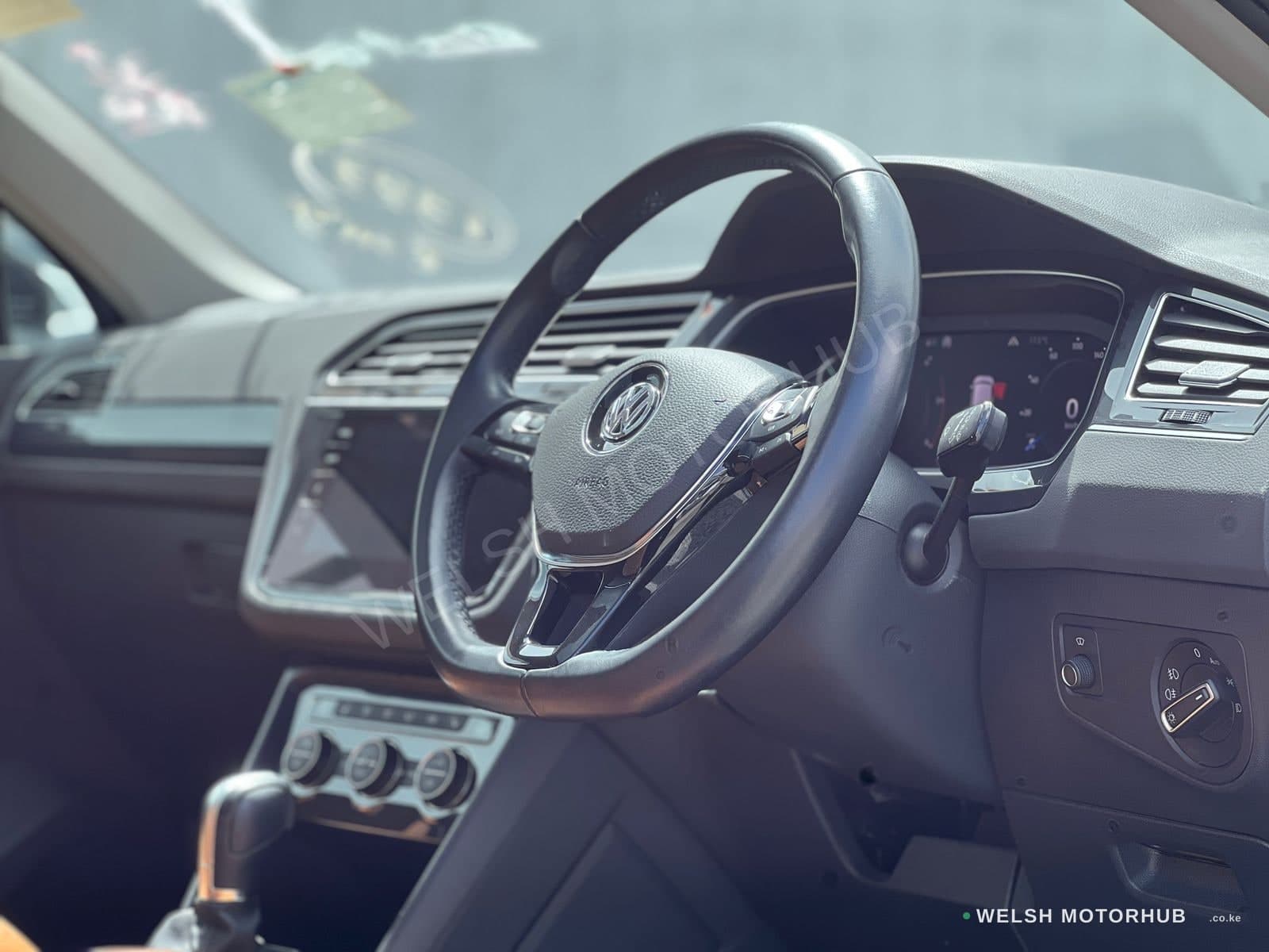2020 Volkswagen Tiguan Diesel SUV, photo 9