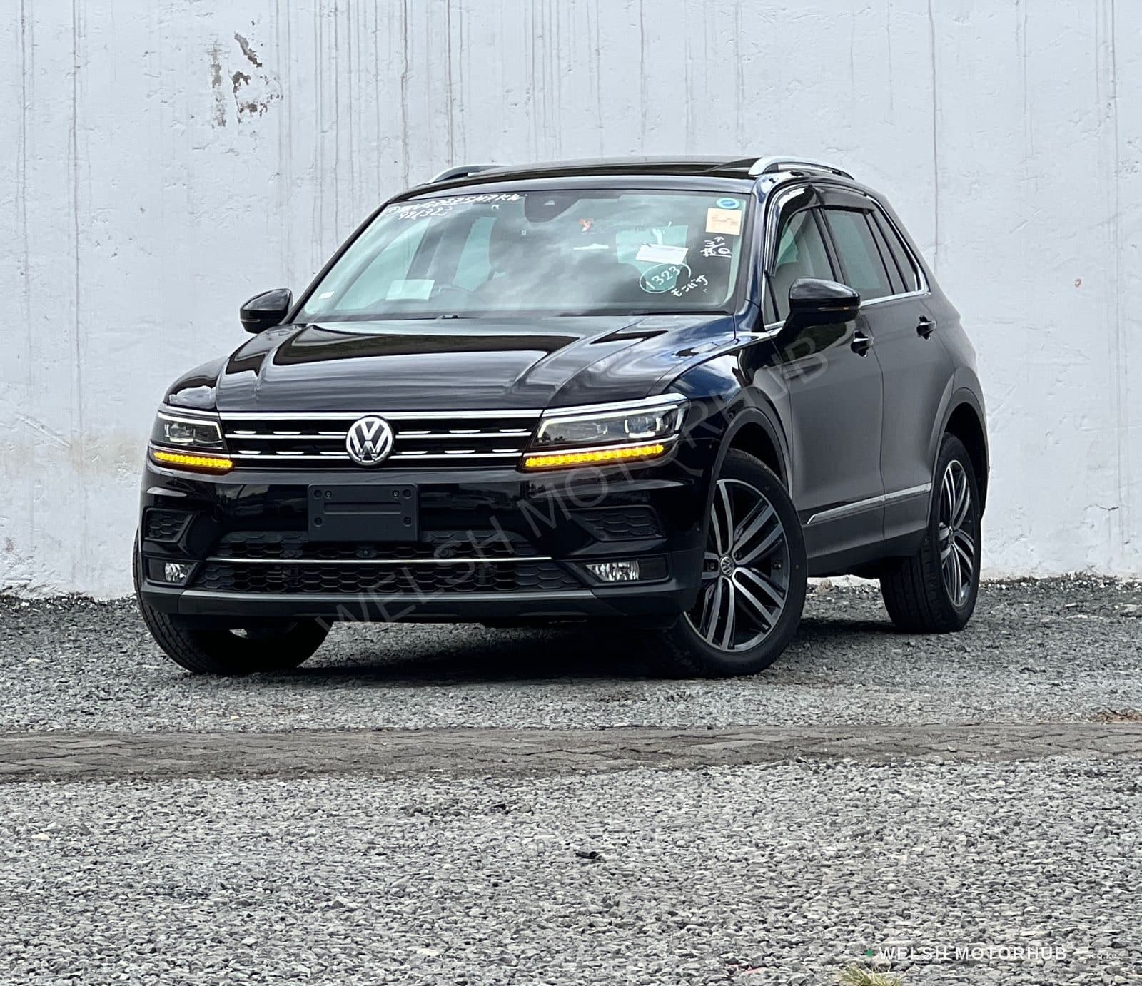 2020 Volkswagen Tiguan Diesel SUV, photo 2