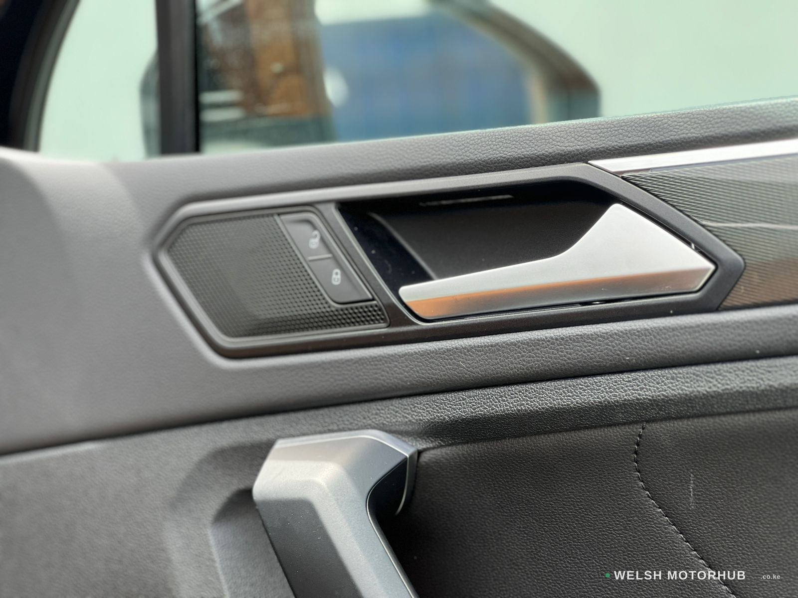 2020 Volkswagen Tiguan Diesel SUV, photo 10
