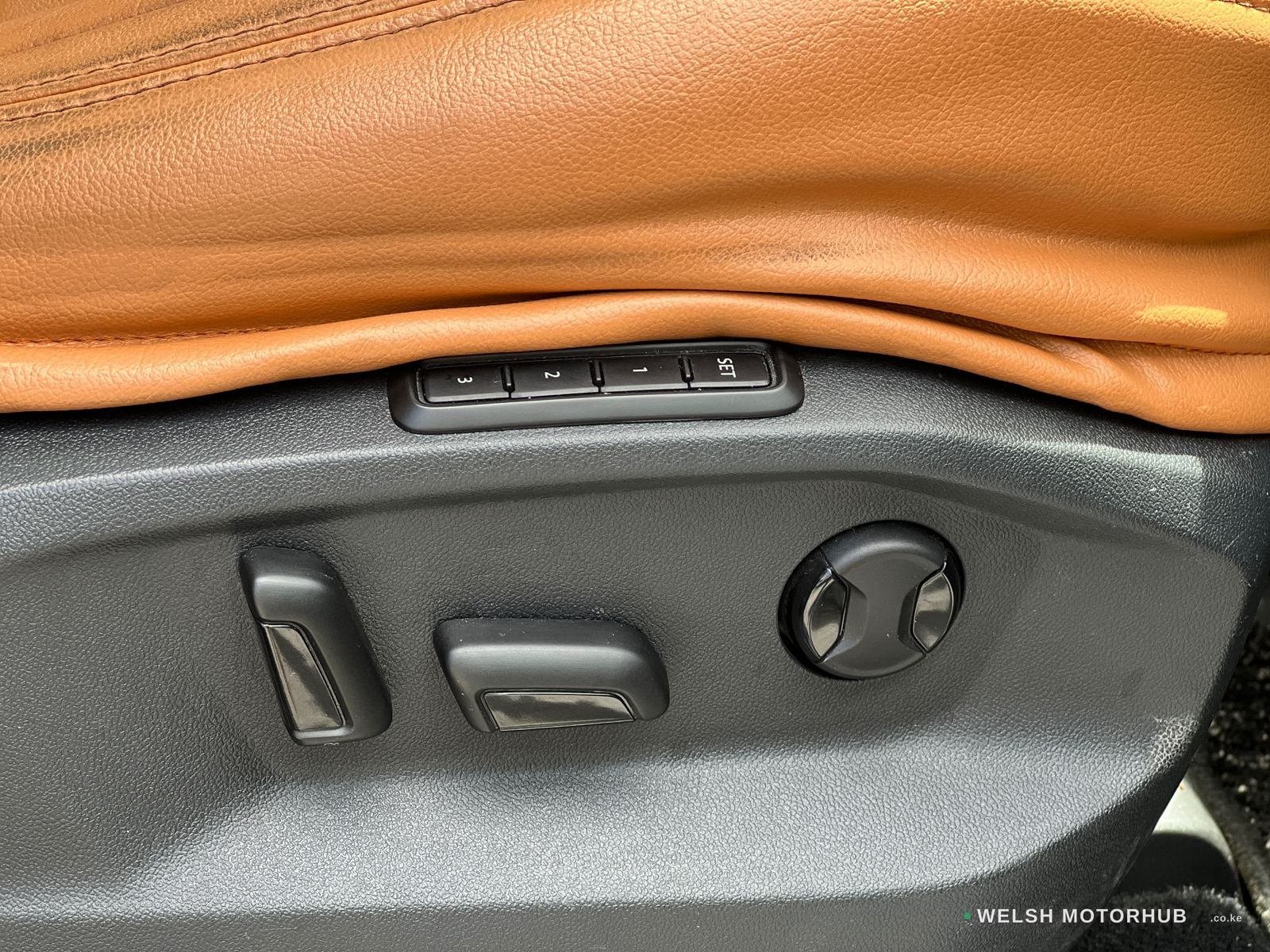 2020 Volkswagen Tiguan Diesel SUV, photo 11