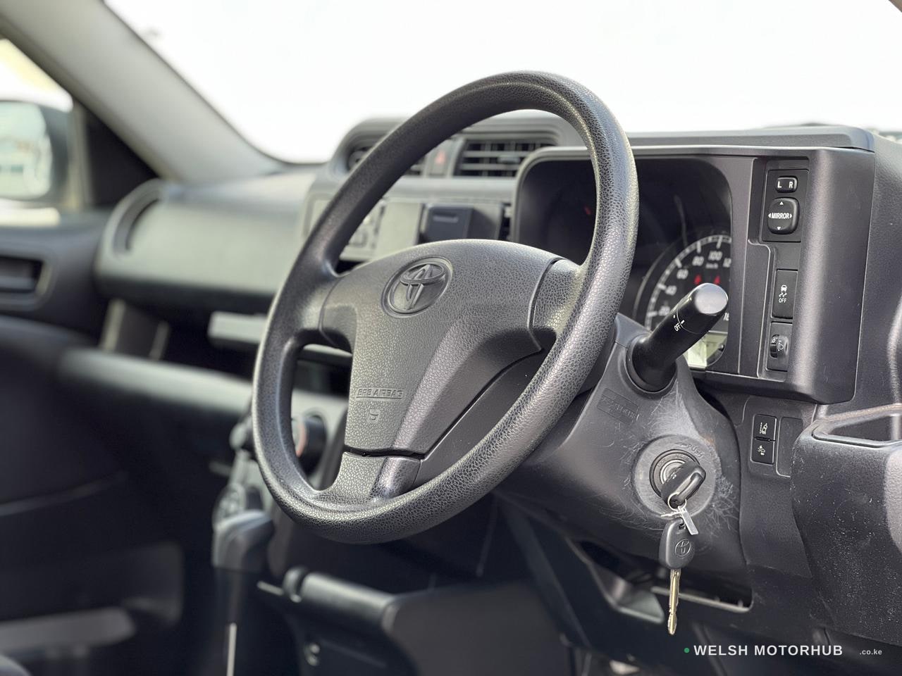2020 Toyota Probox 1.5L Petrol, photo 7