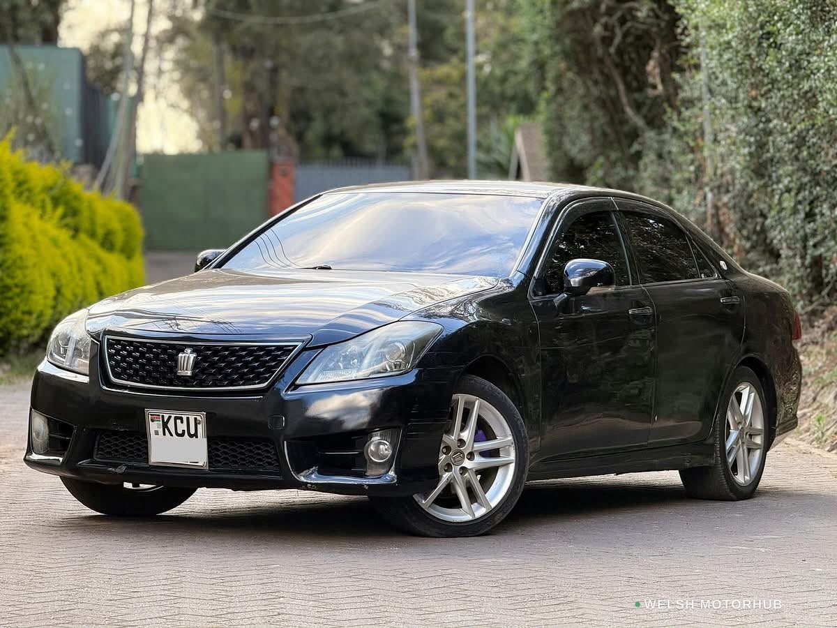 2012 Toyota Crown Athelete 2.5L Petrol Sedan, photo 2