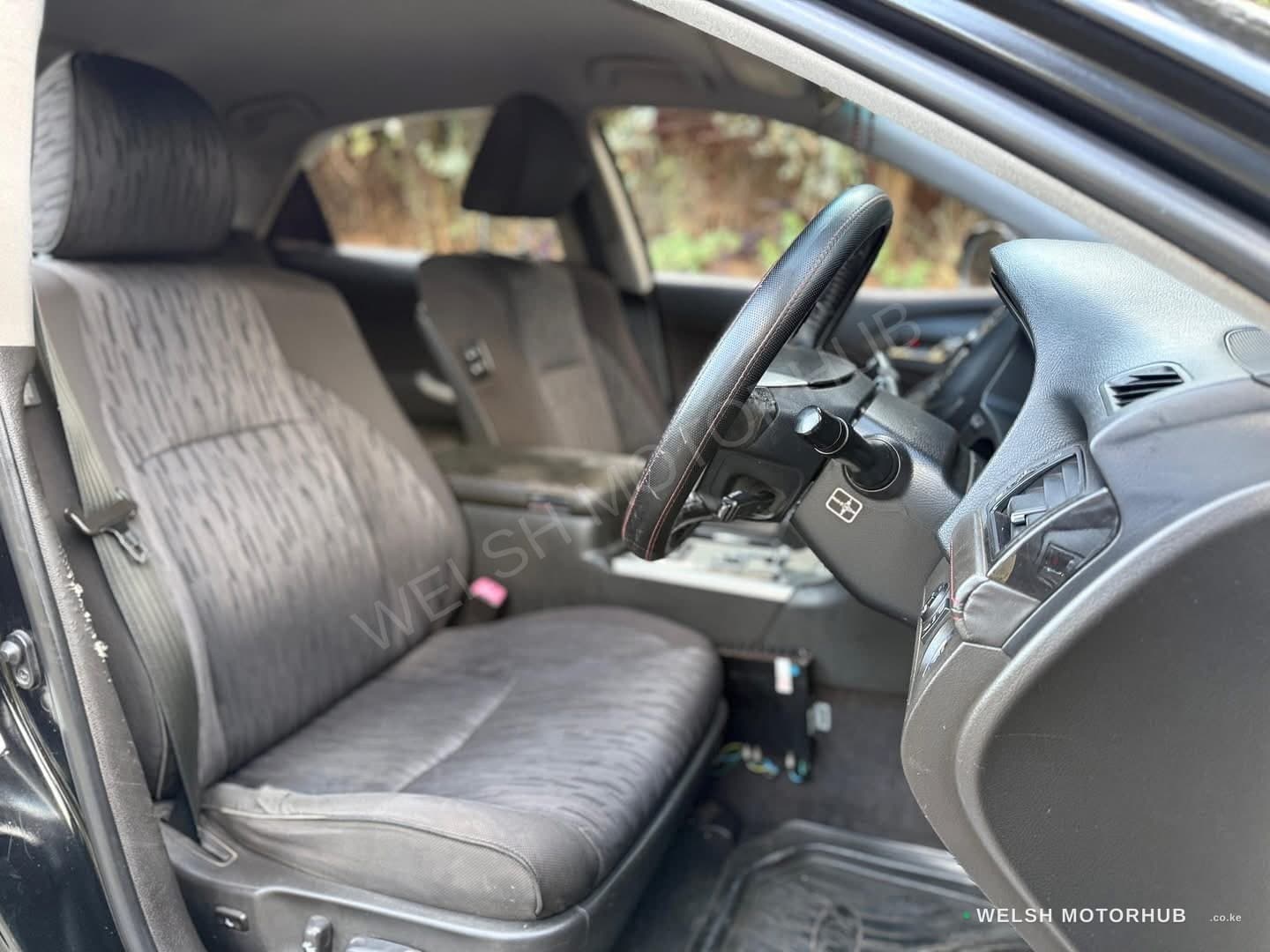 2012 Toyota Crown Athelete 2.5L Petrol Sedan, photo 10