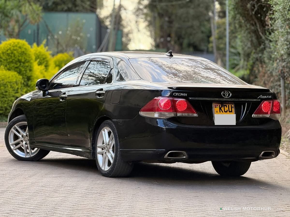 2012 Toyota Crown Athelete 2.5L Petrol Sedan, photo 4