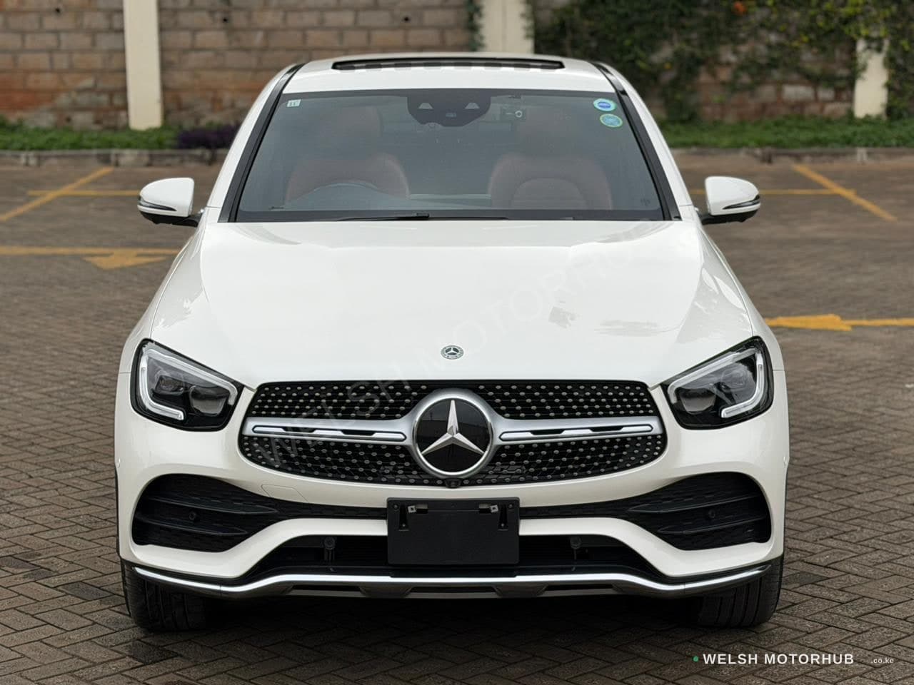 Mercedes-Benz GLC220D ( 4MATIC AMG )