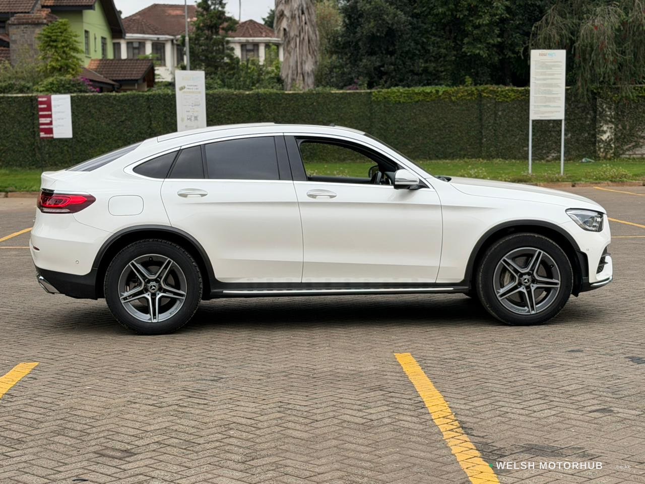 2019 Mercedes-Benz GLC220D 4MATIC AMG 2L Diesel SUV, photo 4
