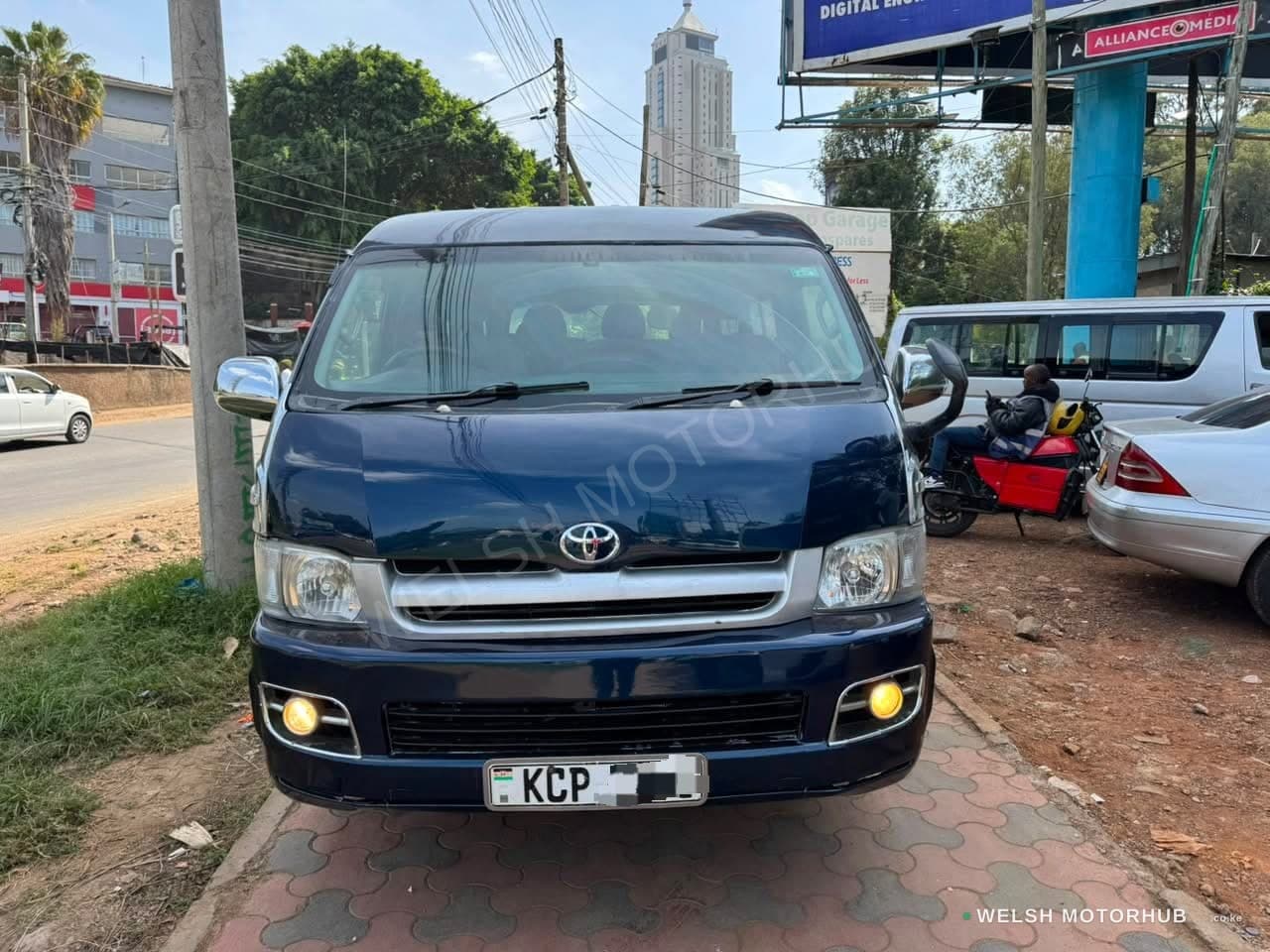Toyota Hiace ( 9L )