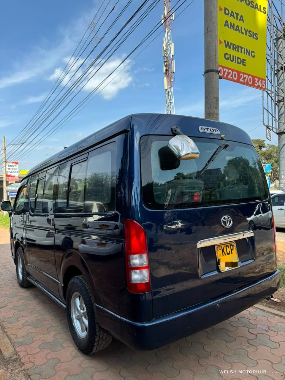 2011 Toyota Hiace 9L Petrol MPV, photo 4