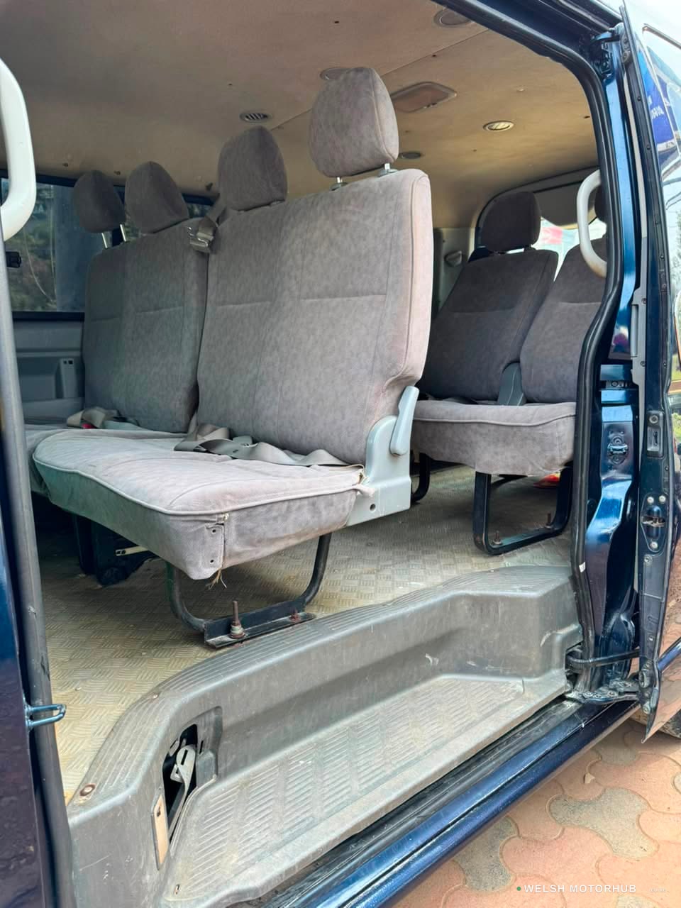 2011 Toyota Hiace 9L Petrol MPV, photo 6