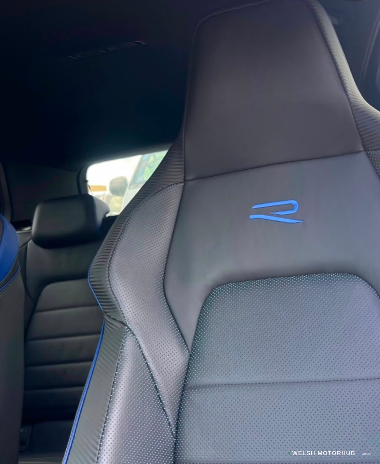 2022 Volkswagen GOLF R 2L Petrol Hatchback, photo 6