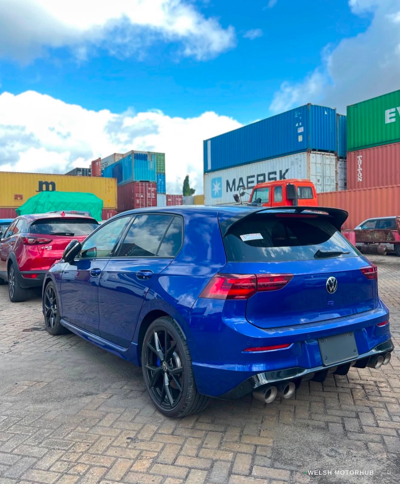 2022 Volkswagen GOLF R 2L Petrol Hatchback, photo 2