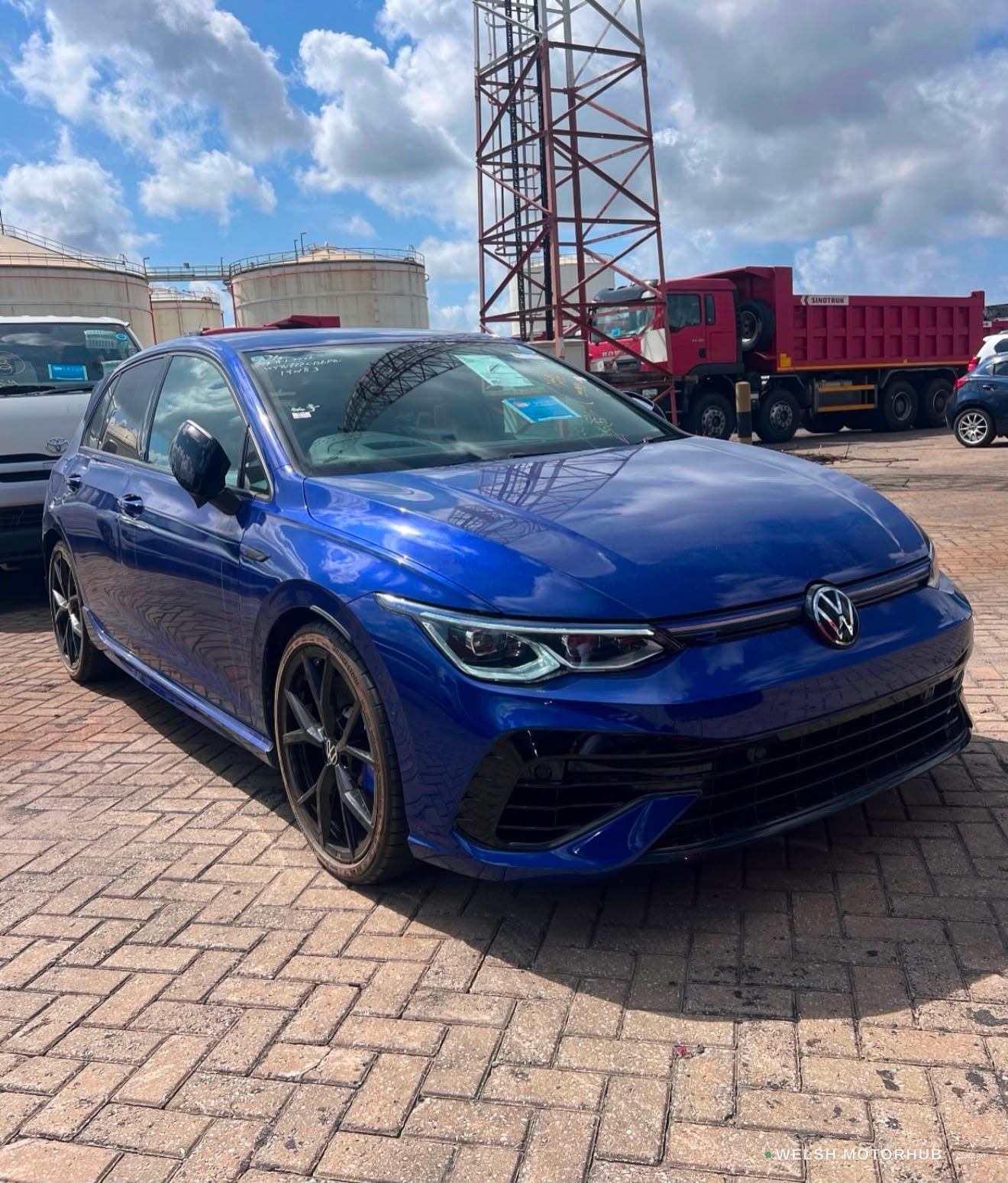 Volkswagen GOLF ( R )