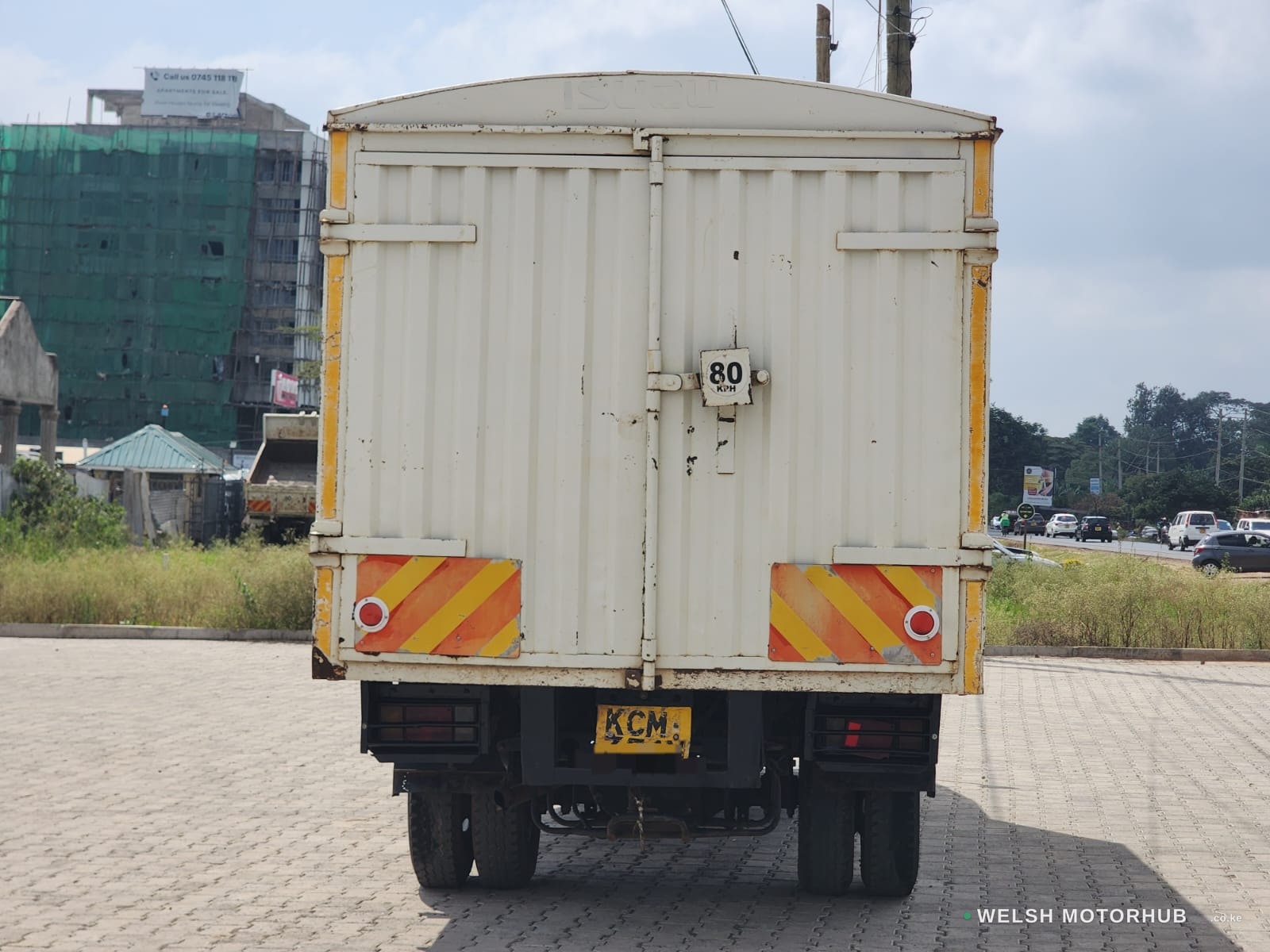 2017 Isuzu NKR 4.3L Diesel Truck, photo 9
