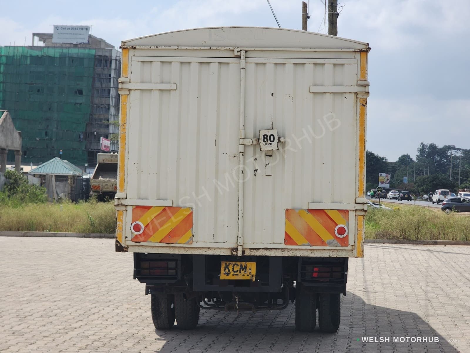 2017 Isuzu NKR 4.3L Diesel Truck, photo 9