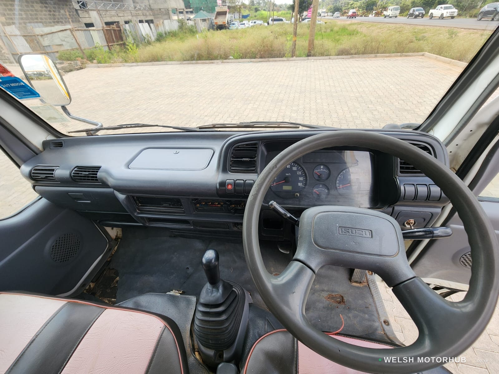 2017 Isuzu NKR 4.3L Diesel Truck, photo 8