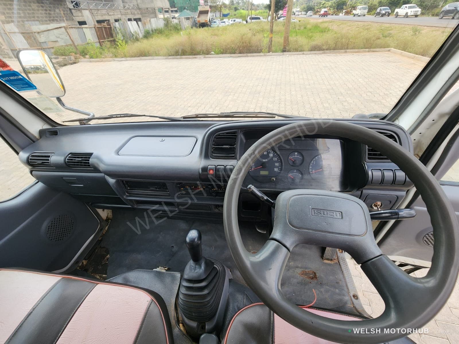 2017 Isuzu NKR 4.3L Diesel Truck, photo 8