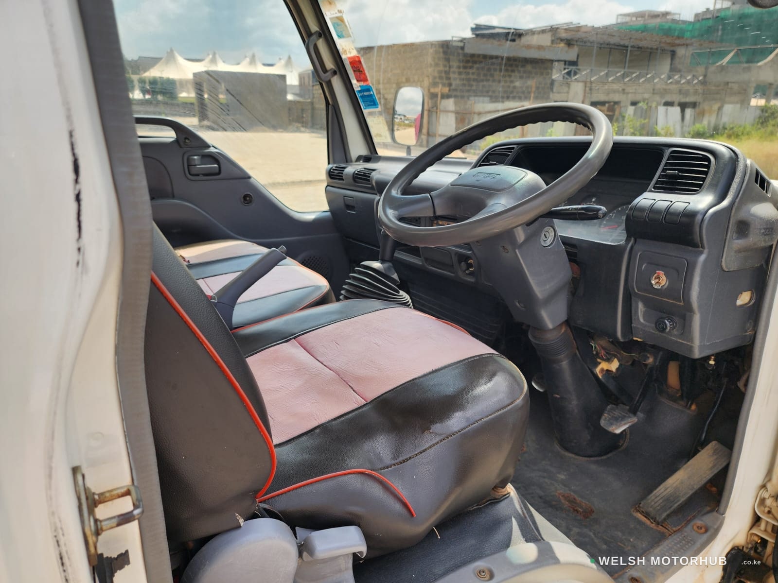 2017 Isuzu NKR 4.3L Diesel Truck, photo 10