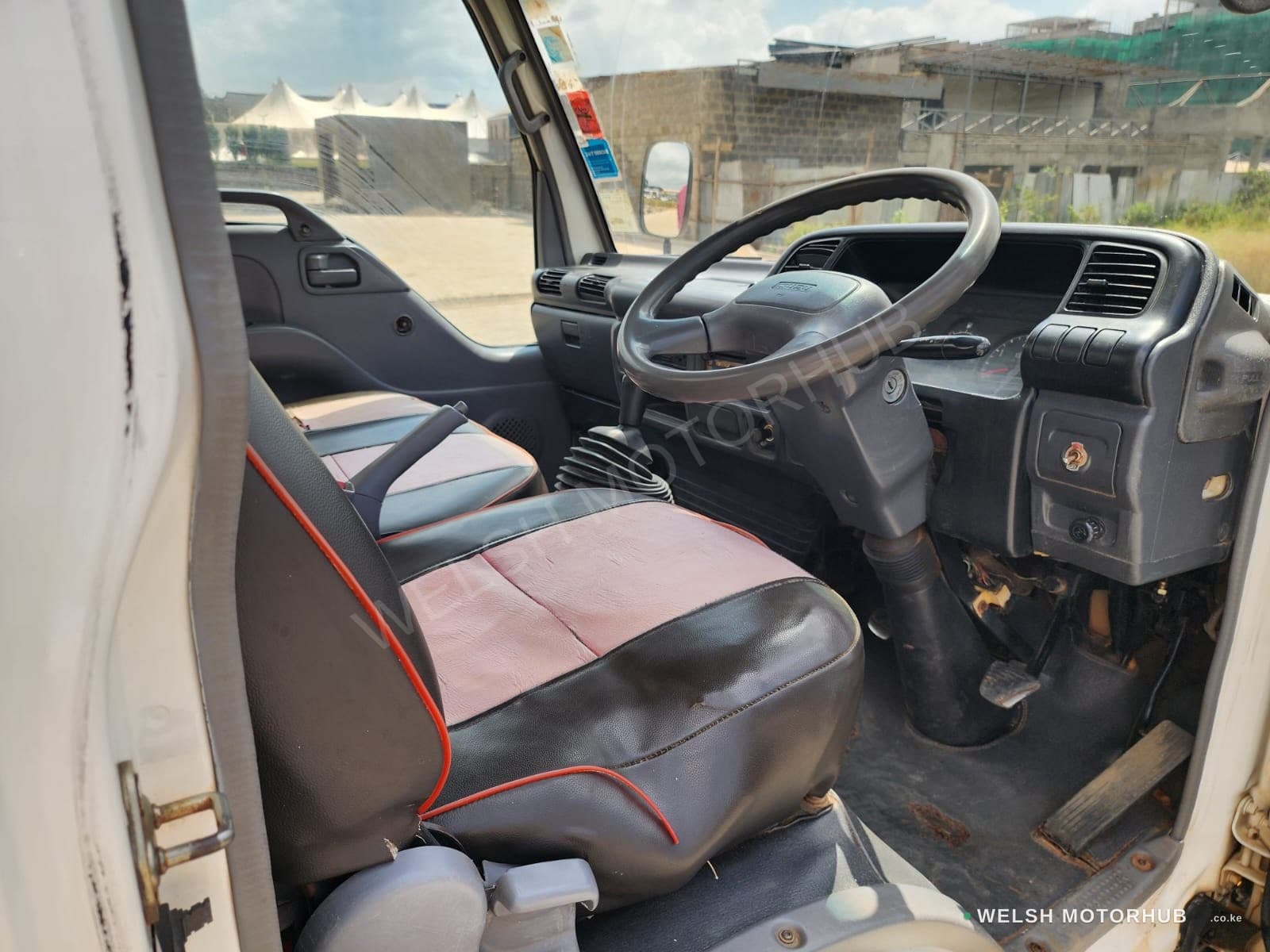 2017 Isuzu NKR 4.3L Diesel Truck, photo 10