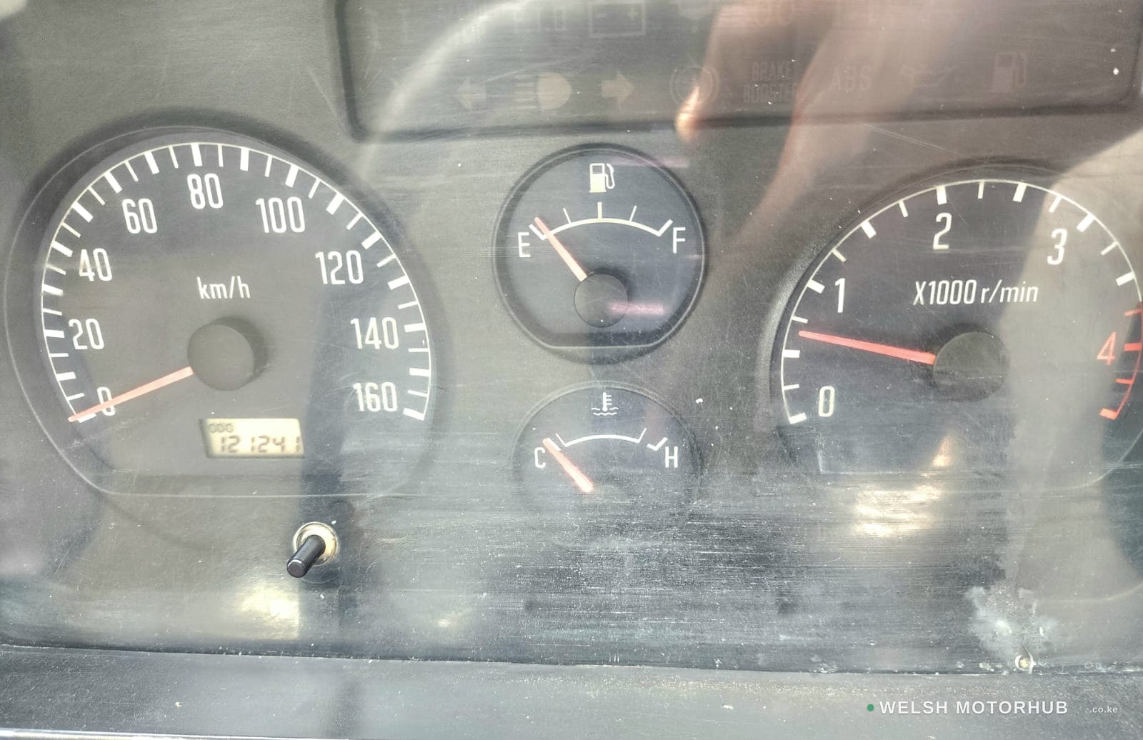 2017 Isuzu NKR 4.3L Diesel Truck, photo 13