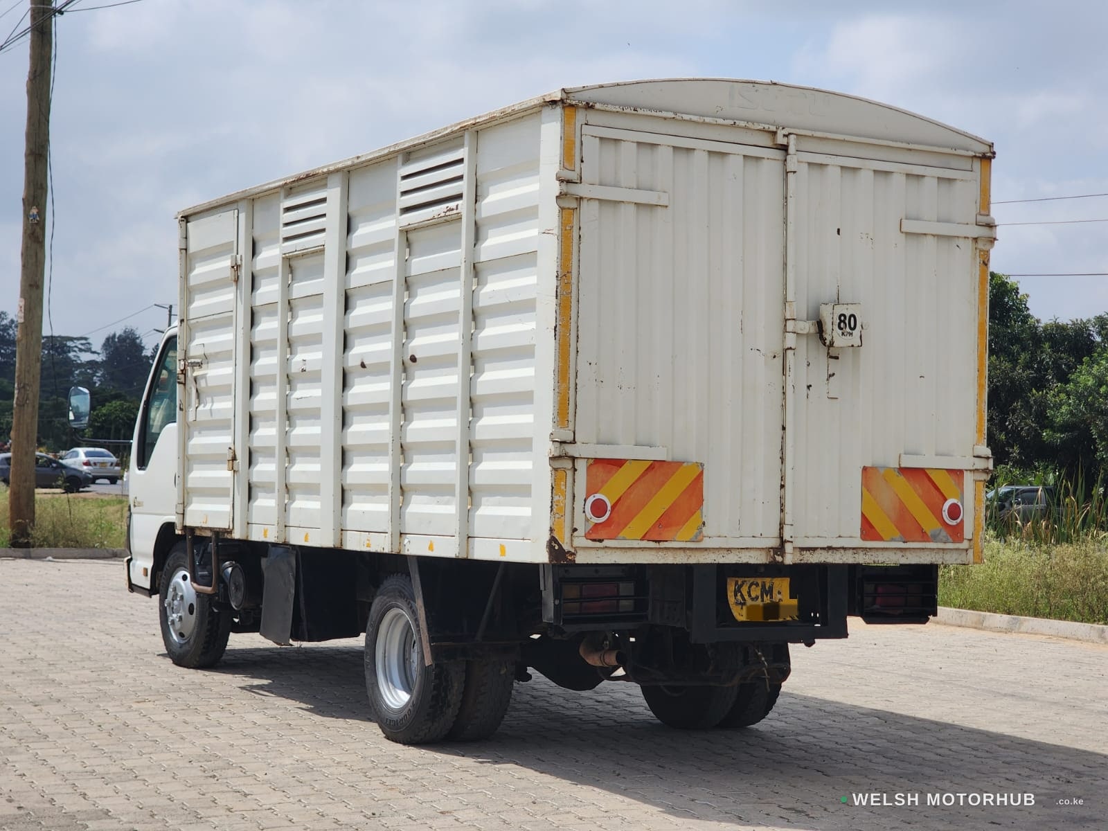 2017 Isuzu NKR 4.3L Diesel Truck, photo 7
