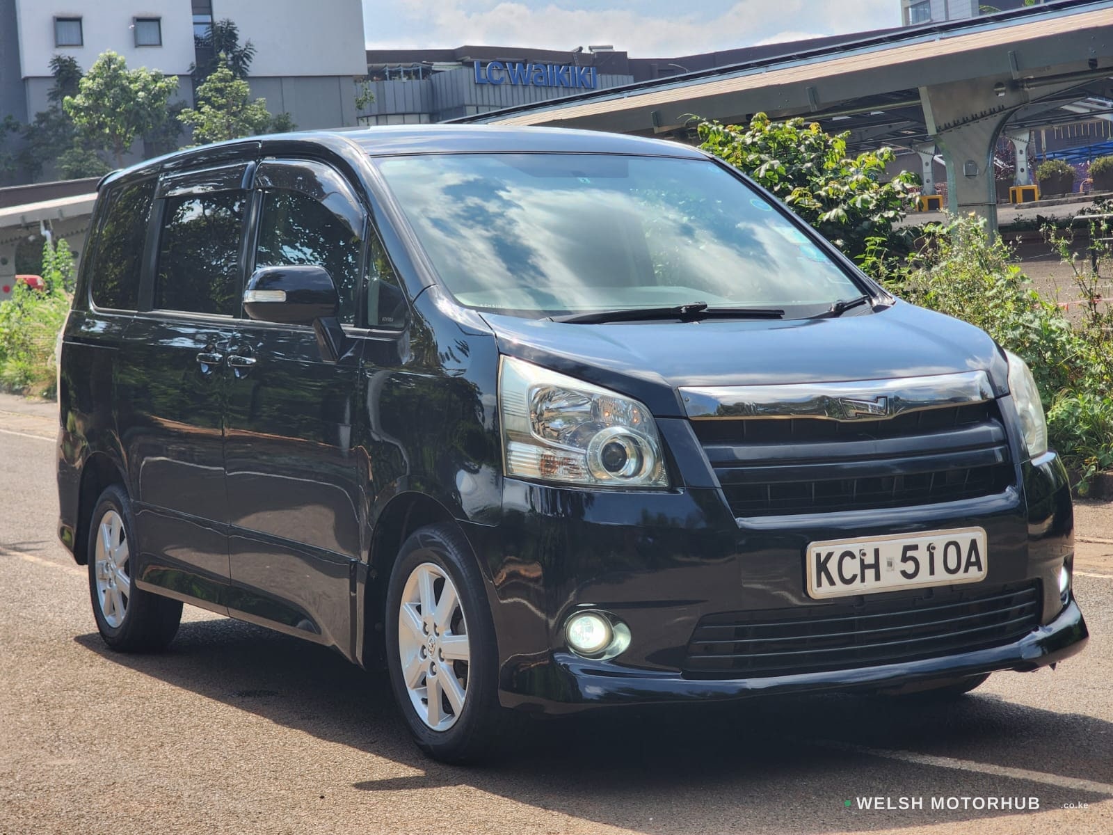 Toyota Noah