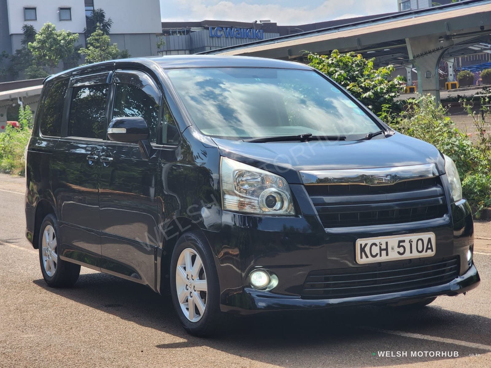 Toyota Noah