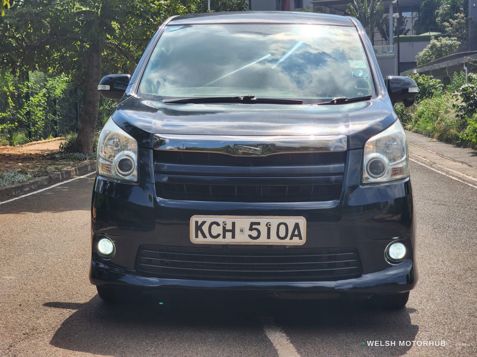 2008 Toyota Noah 2L Petrol MPV, photo 2