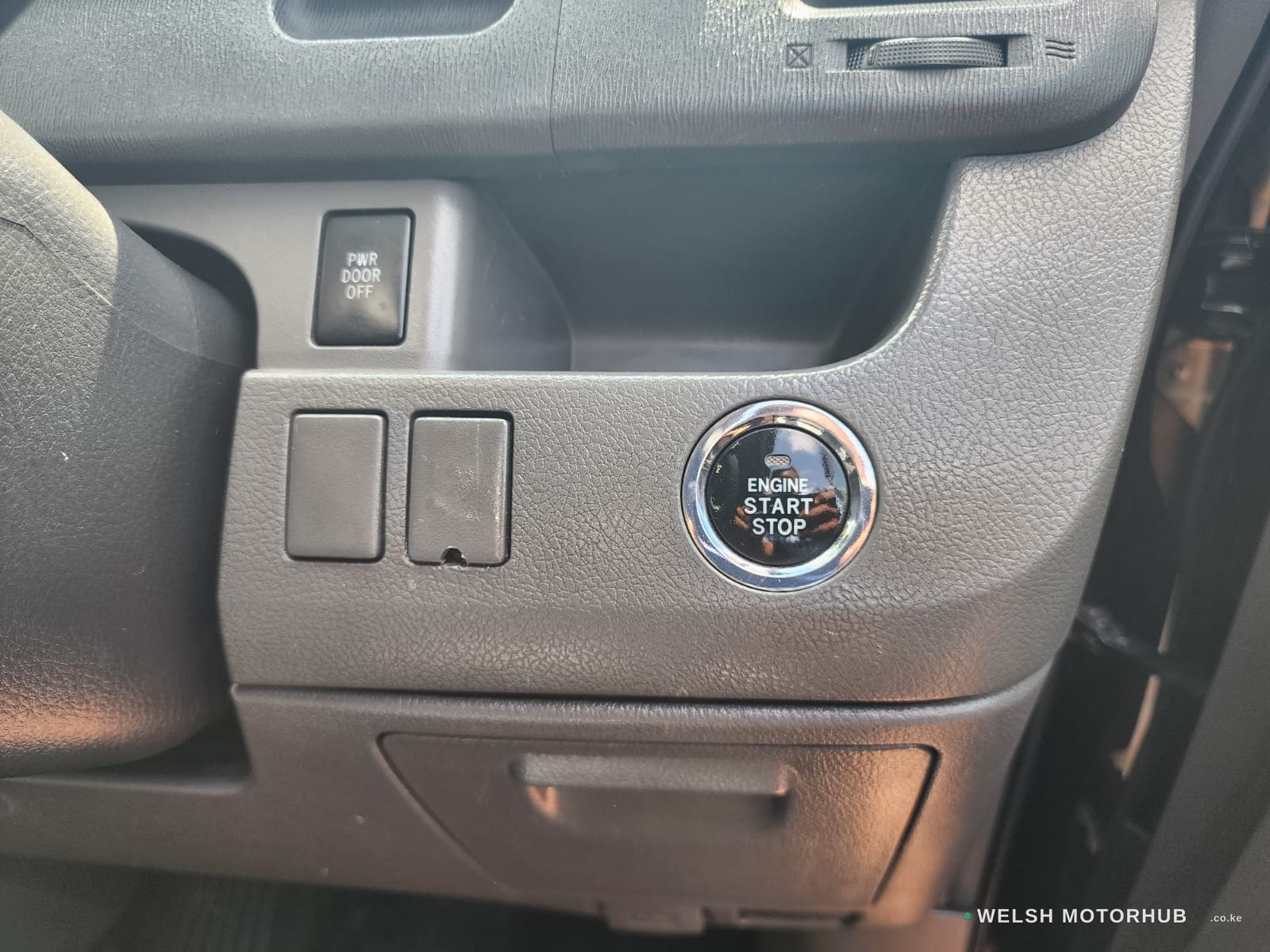 2008 Toyota Noah 2L Petrol MPV, photo 11