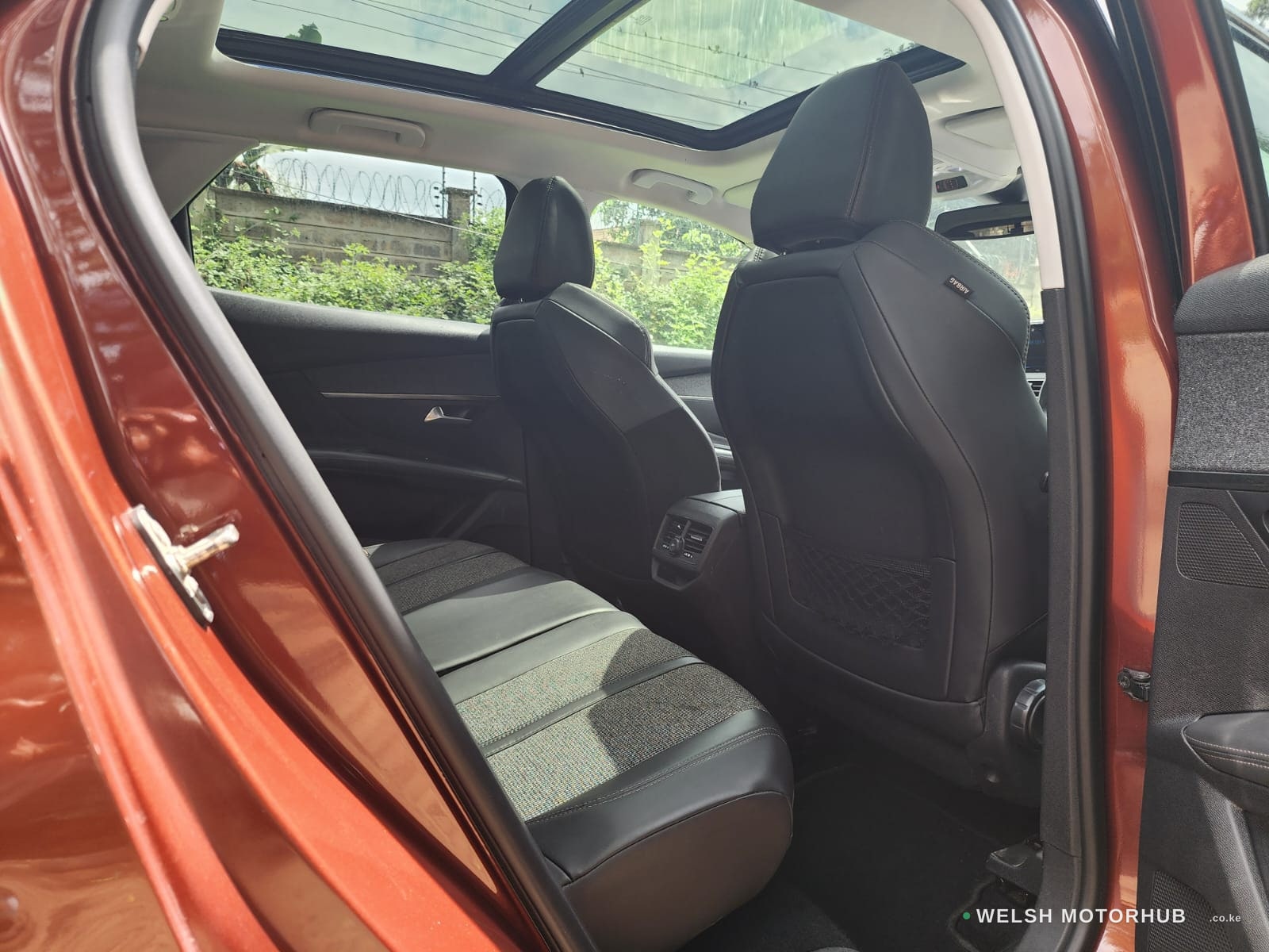 2017 Peugeot 3008 1.6L Petrol Hatchback, photo 11
