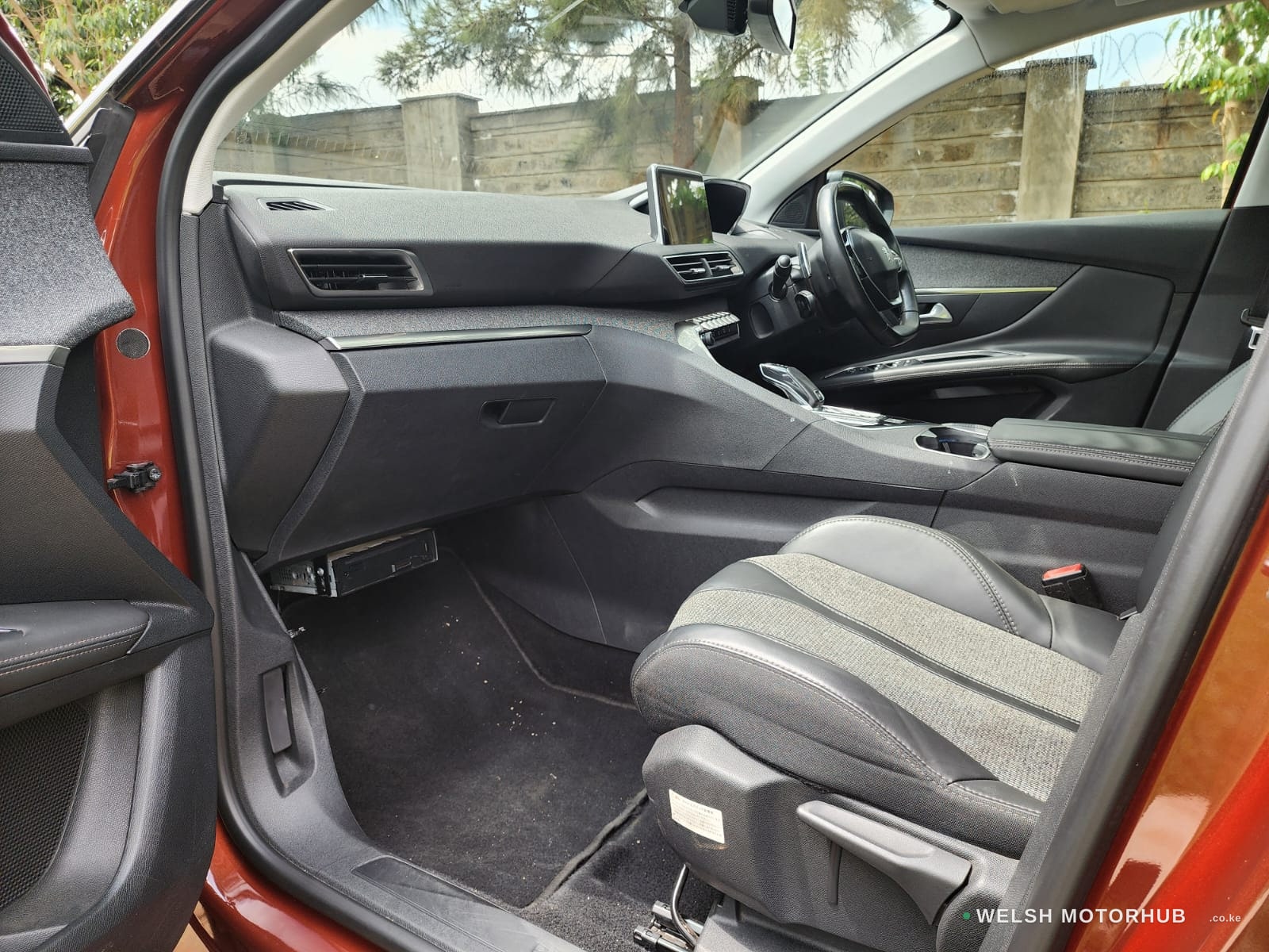 2017 Peugeot 3008 1.6L Petrol Hatchback, photo 10