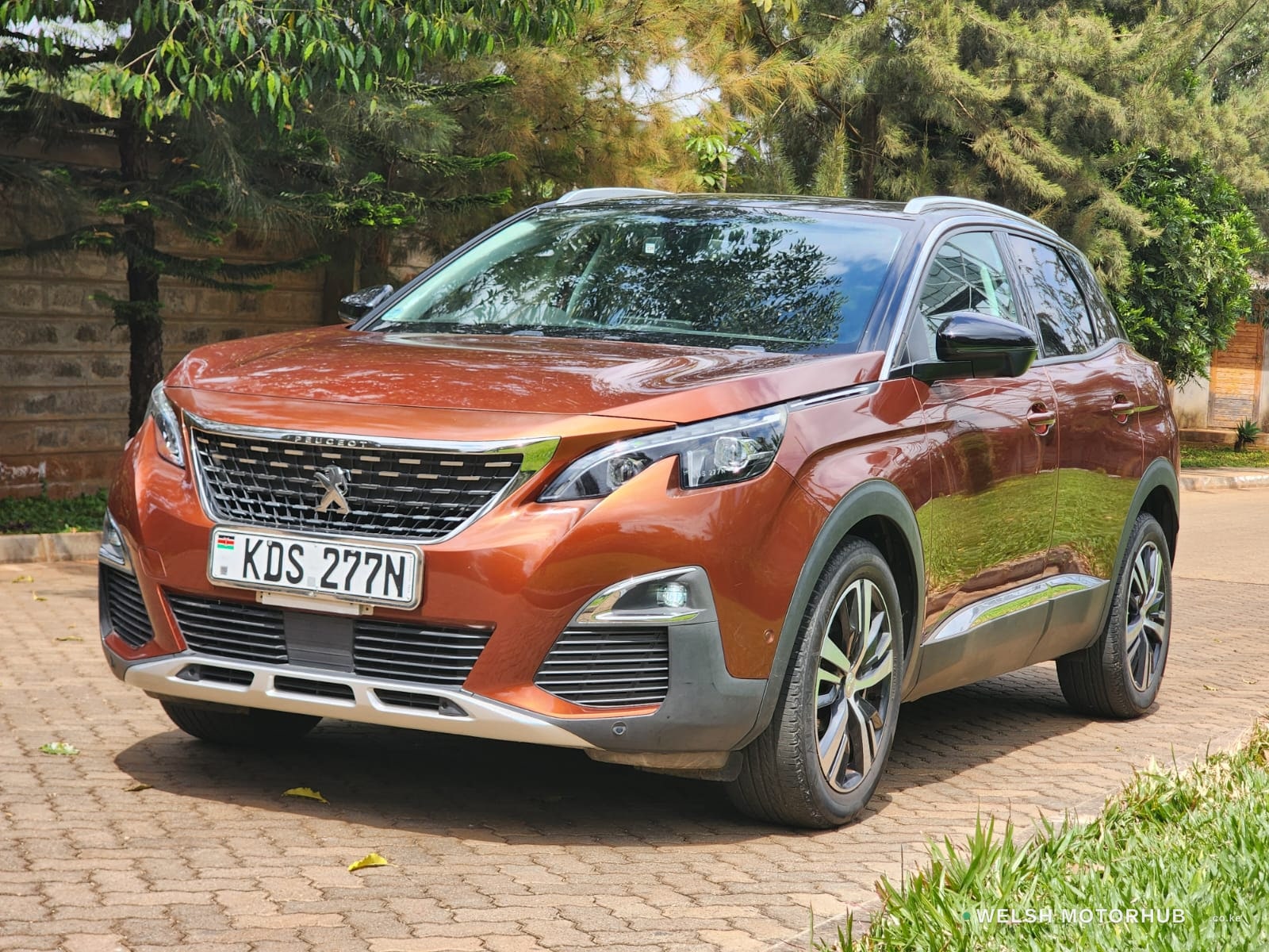 2017 Peugeot 3008 1.6L Petrol Hatchback, photo 3