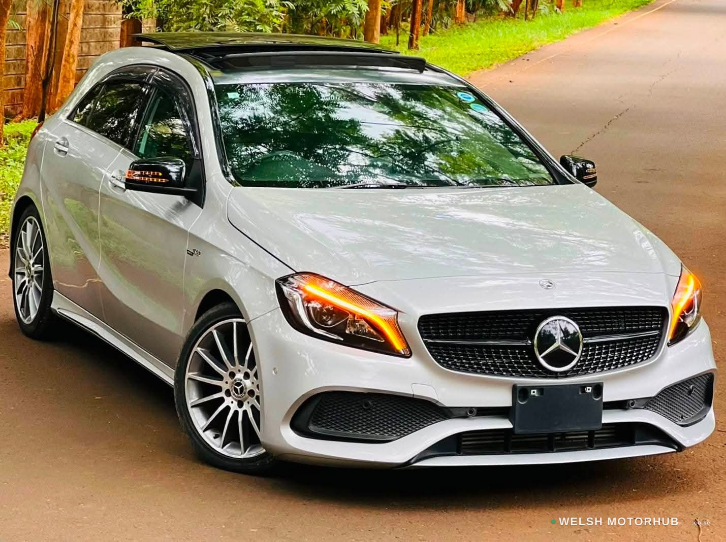 2018 Mercedes-Benz A180 AMG-LINE 1.6L Petrol Hatchback, photo 4
