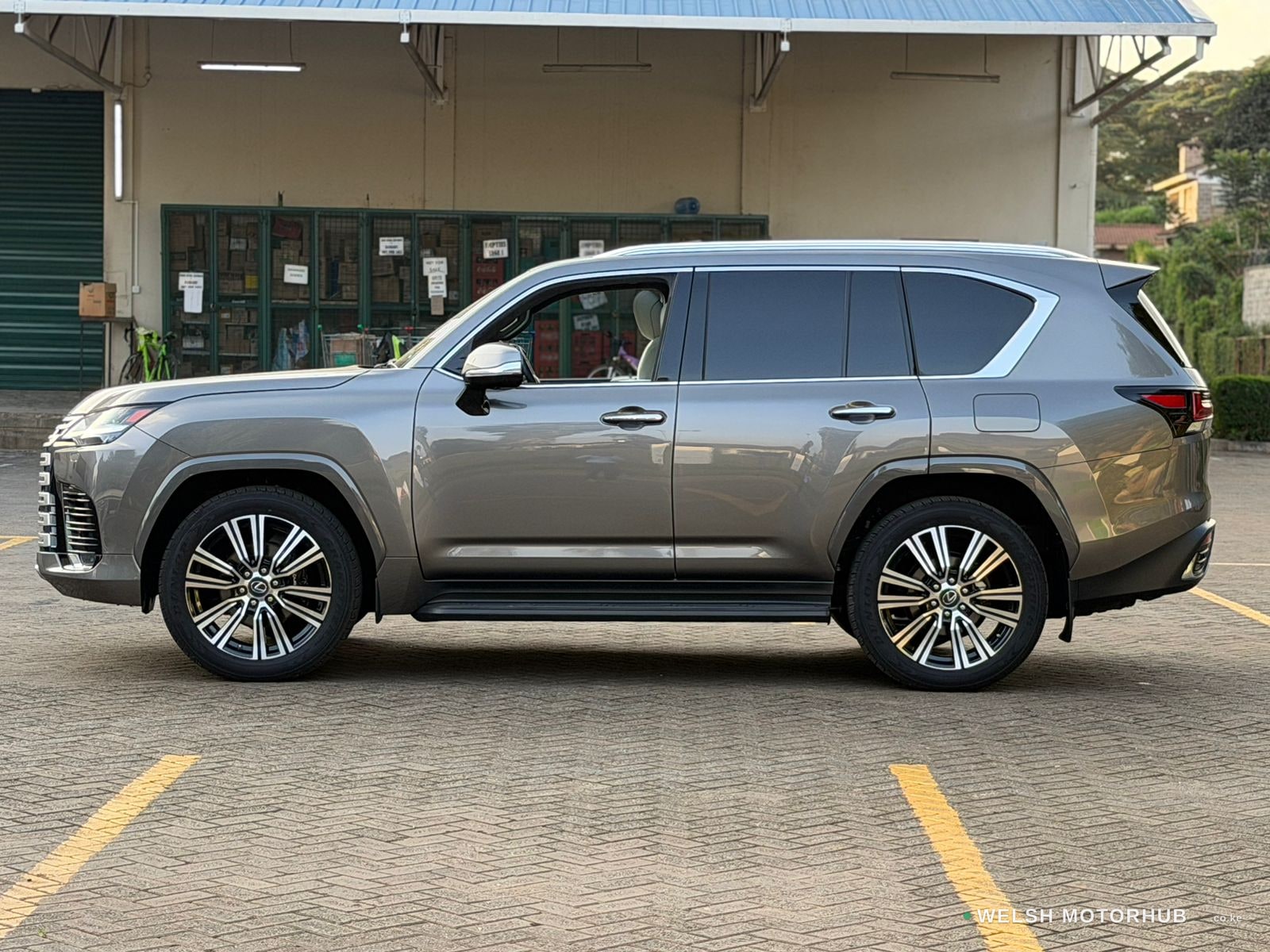 2026 Lexus LX 600 3.5L Petrol SUV, photo 8
