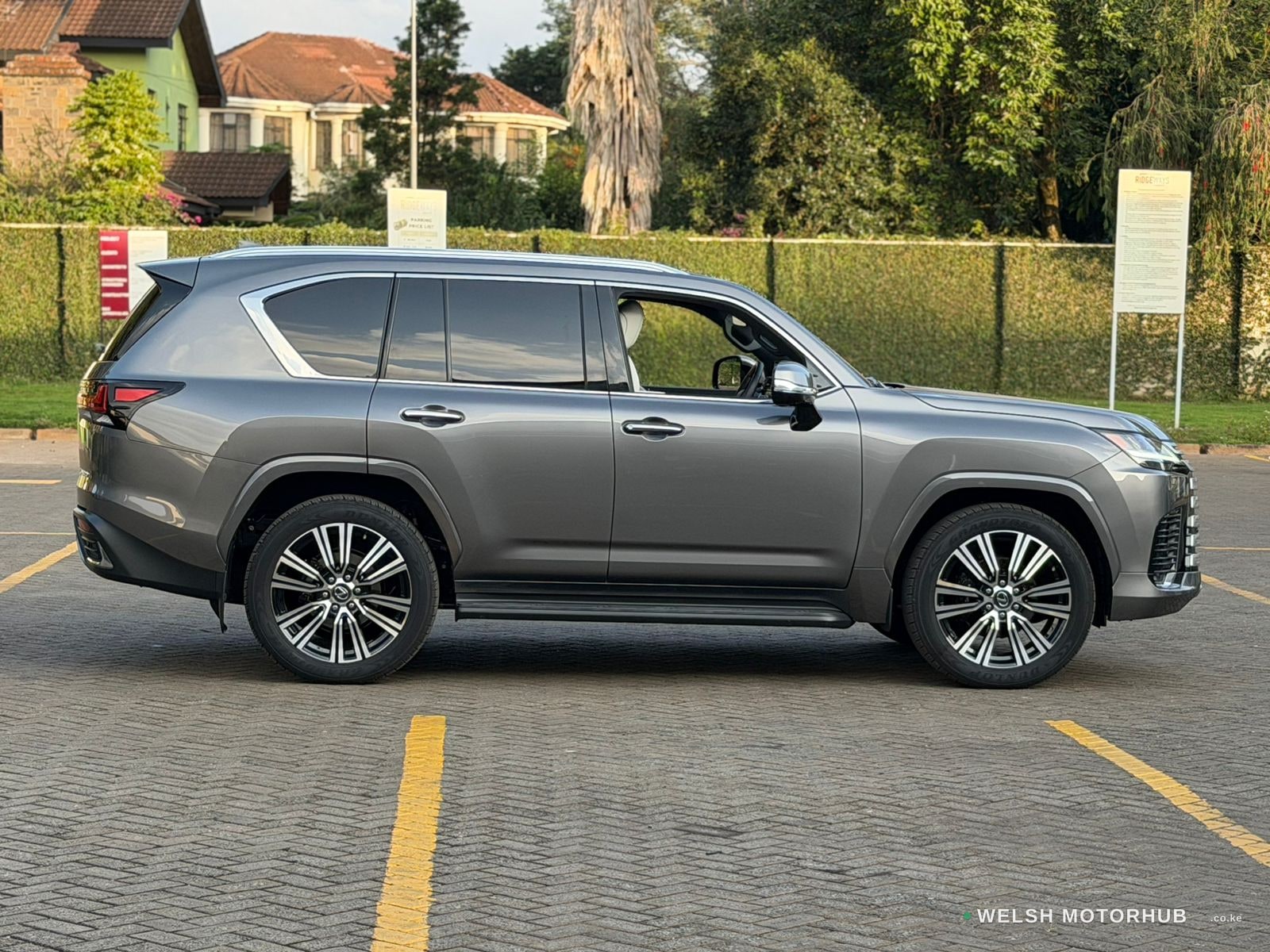 2026 Lexus LX 600 3.5L Petrol SUV, photo 7