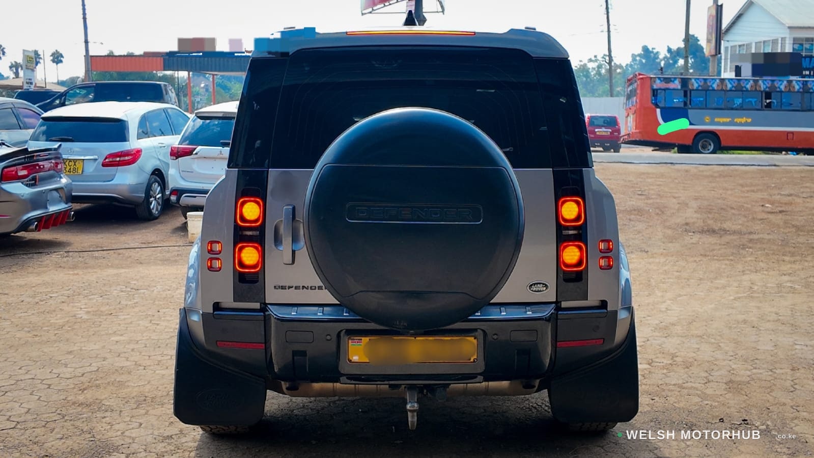 2021 Land Rover Defender 3L Petrol SUV, photo 5