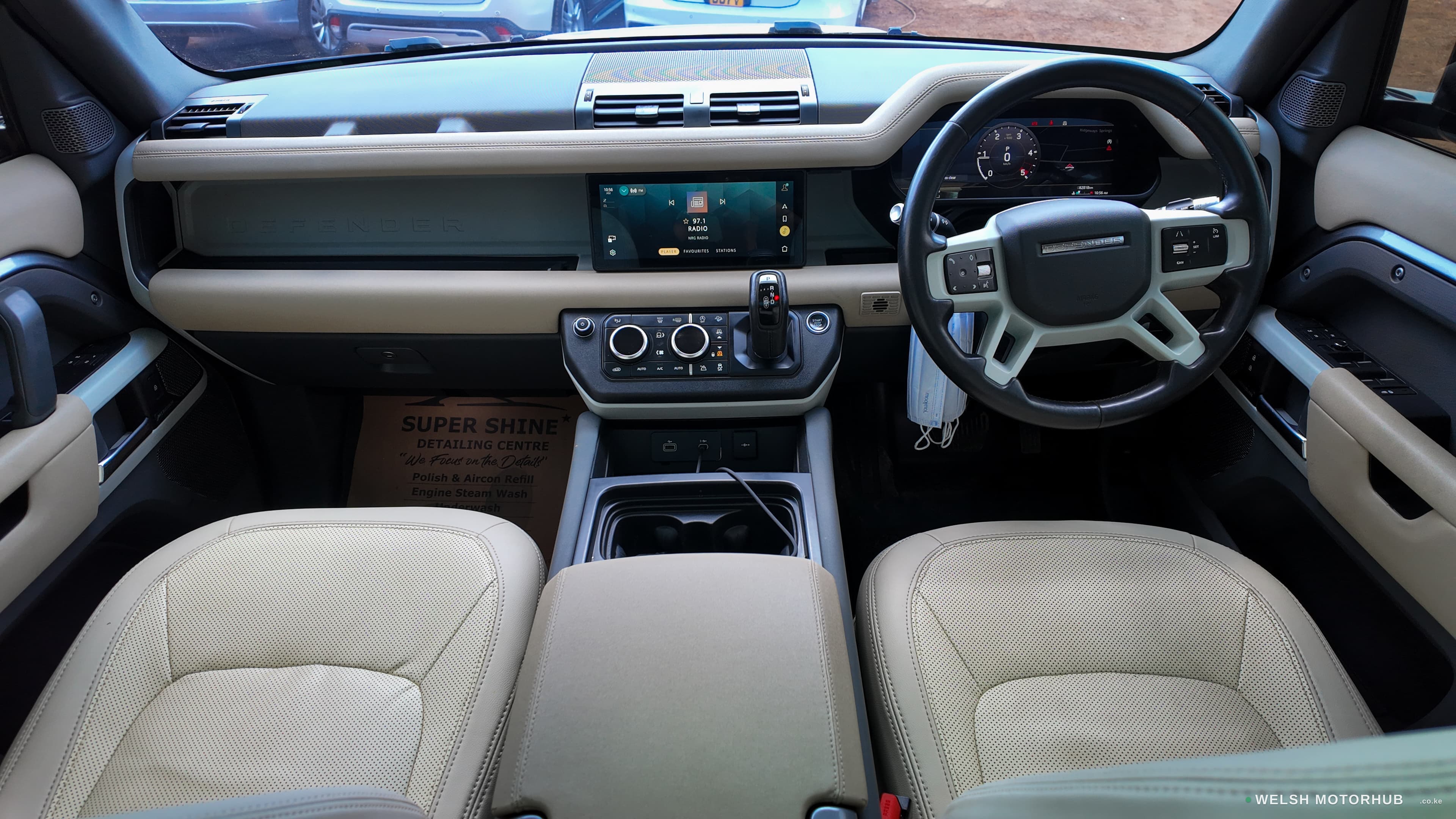 2021 Land Rover Defender 3L Petrol SUV, photo 6