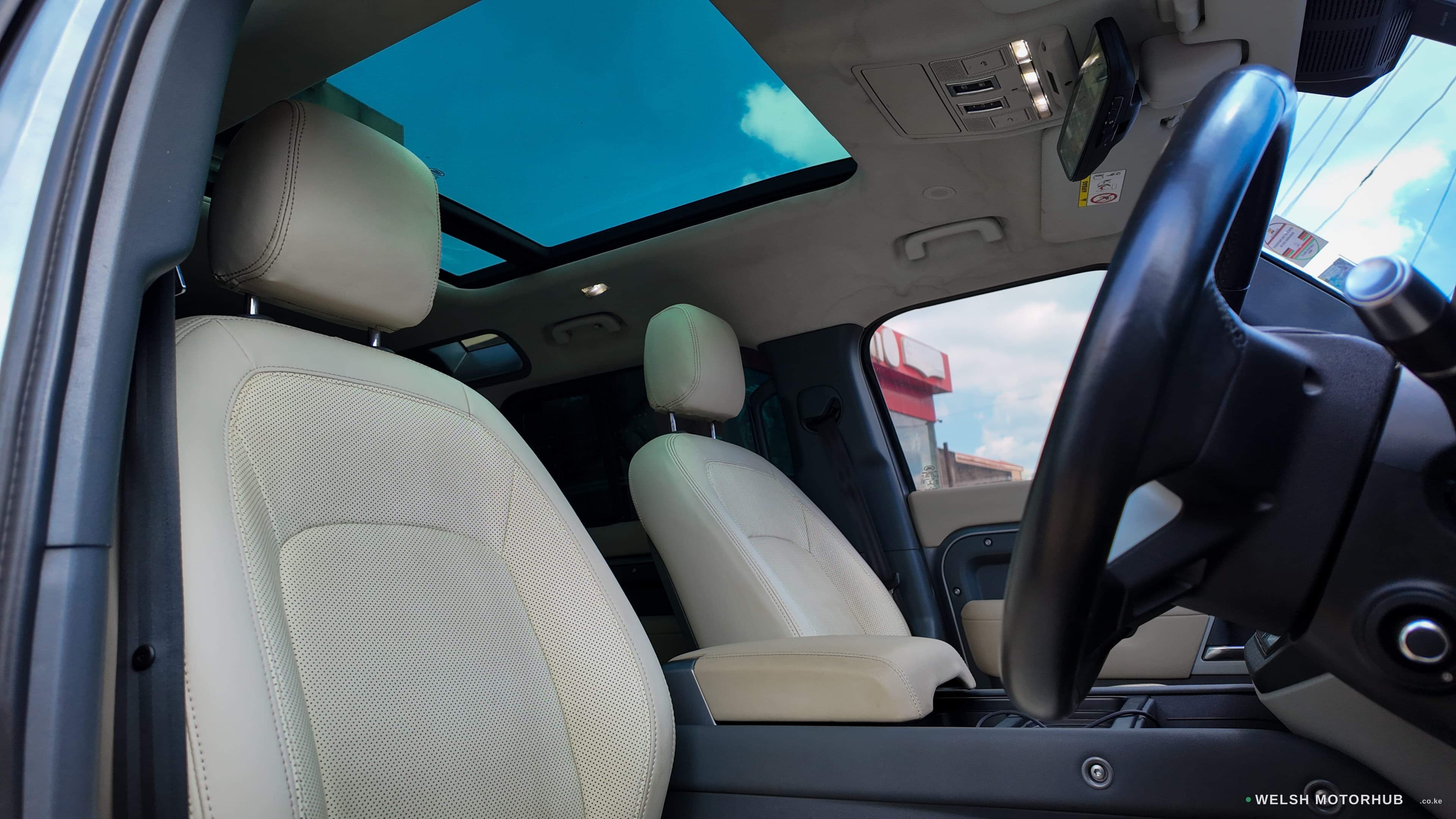 2021 Land Rover Defender 3L Petrol SUV, photo 9