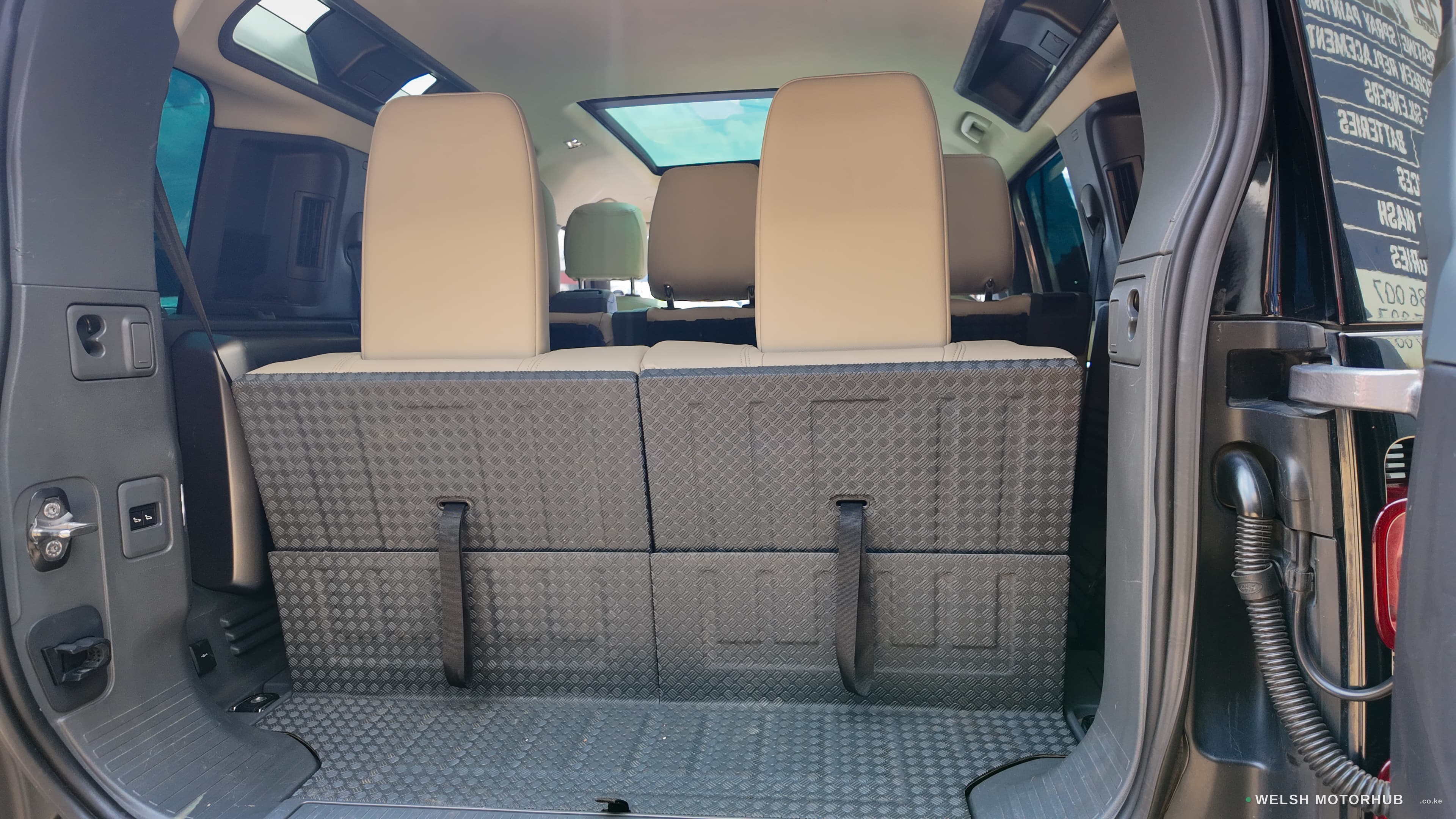 2021 Land Rover Defender 3L Petrol SUV, photo 14