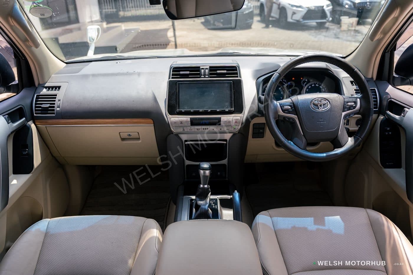 2019 Toyota Land Cruiser Prado TXL Petrol SUV, photo 7