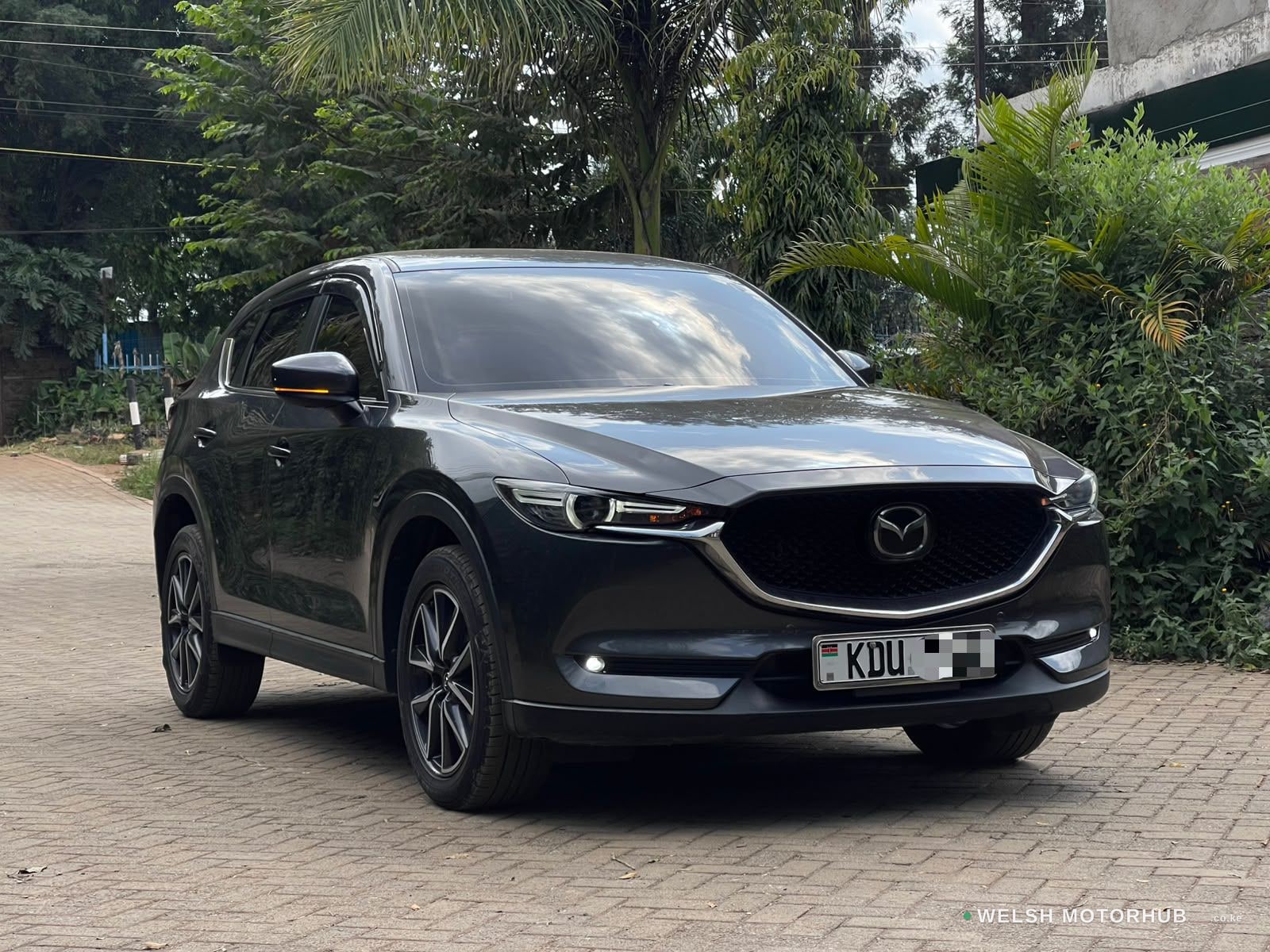 2017 Mazda CX-5 2.2L Diesel SUV, photo 2