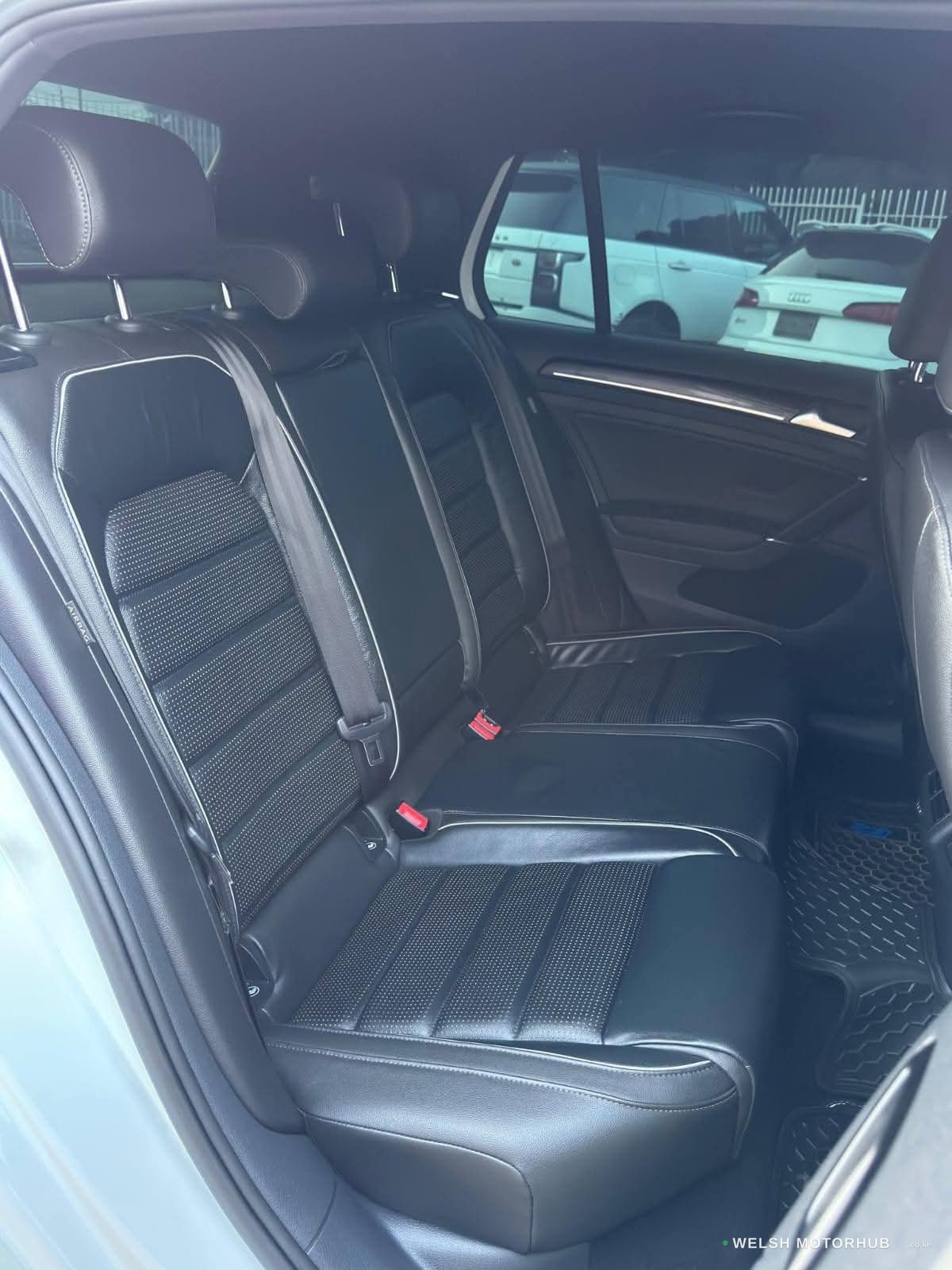 2018 Volkswagen Golf R MK7.5 2L Petrol Hatchback, photo 6