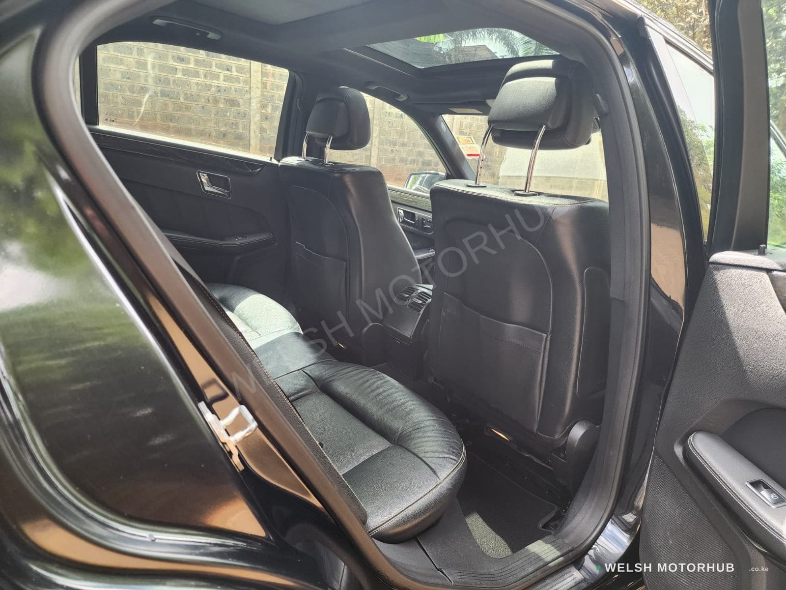2010 Mercedes-Benz E250 1.8L Petrol Sedan, photo 11