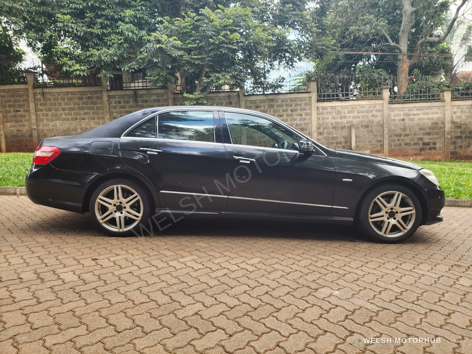 2010 Mercedes-Benz E250 1.8L Petrol Sedan, photo 5