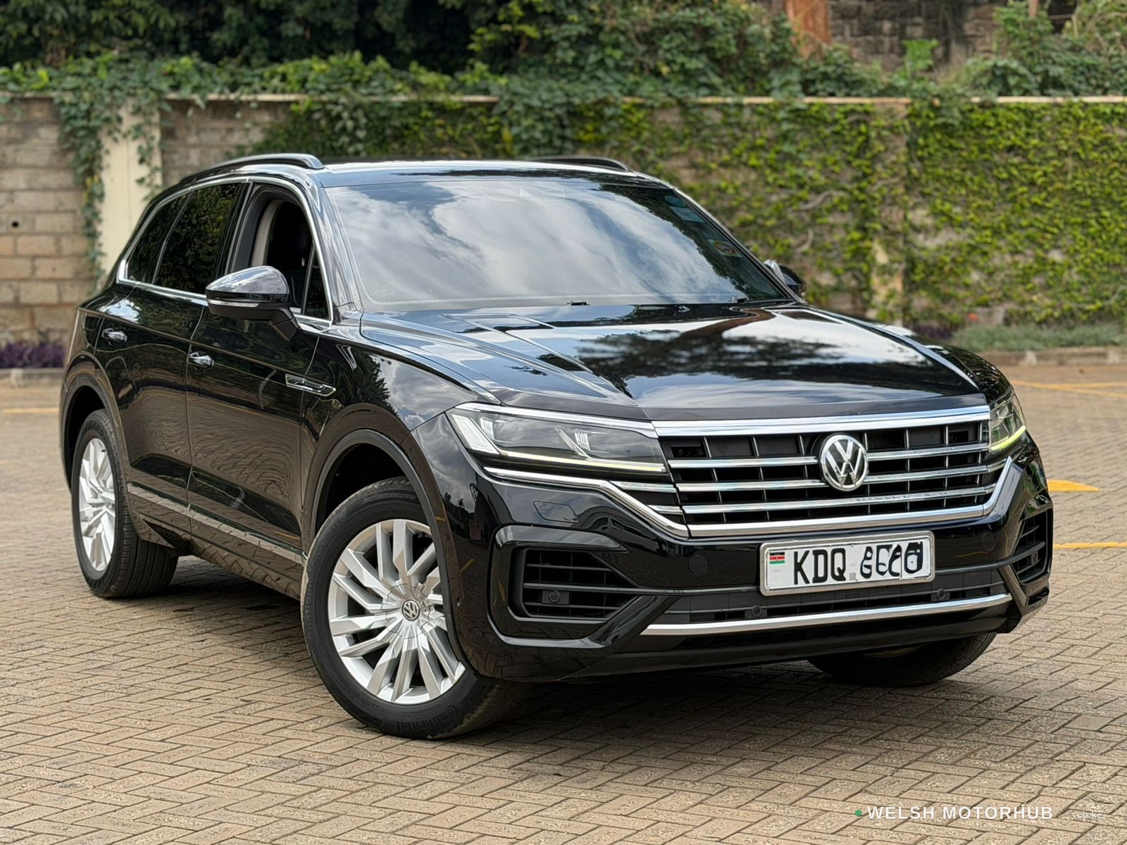 2018 Volkswagen Touareg TDI 3L Diesel SUV, photo 3