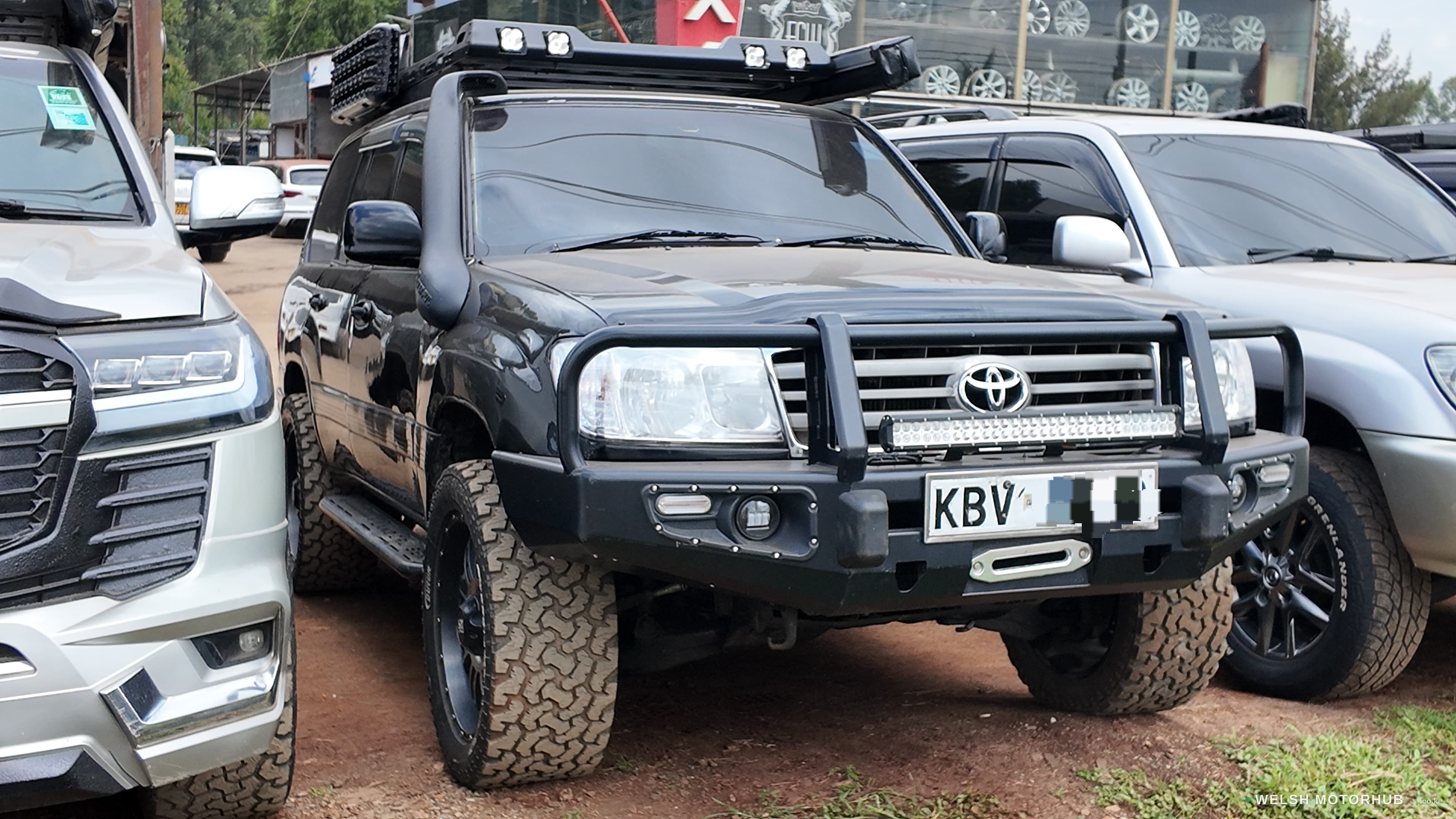 2004 Toyota Land Cruiser 100 Series 4.2L Diesel SUV, photo 2